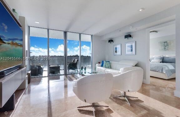 PELORO CONDO - Residential