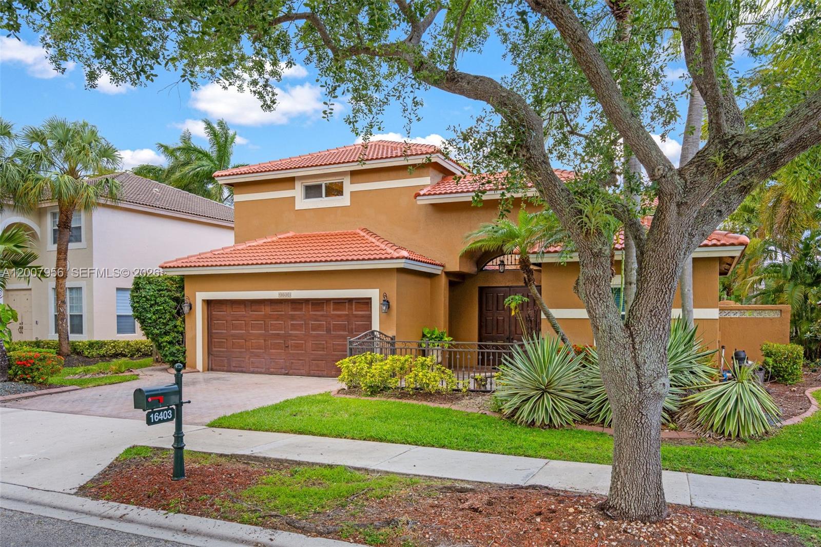 SAPPHIRE POINTE - DIAMOND - Residential