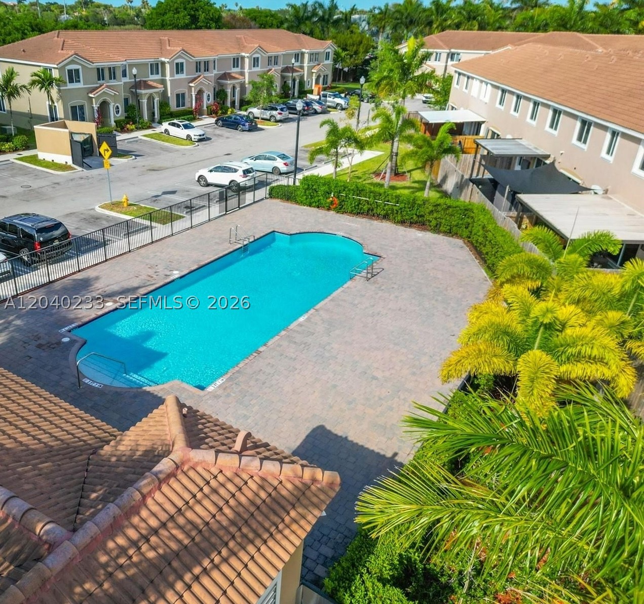 TOWNS AT SEASCAPE - Residential