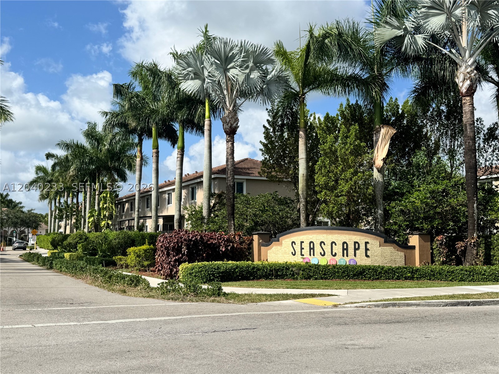 TOWNS AT SEASCAPE - Residential