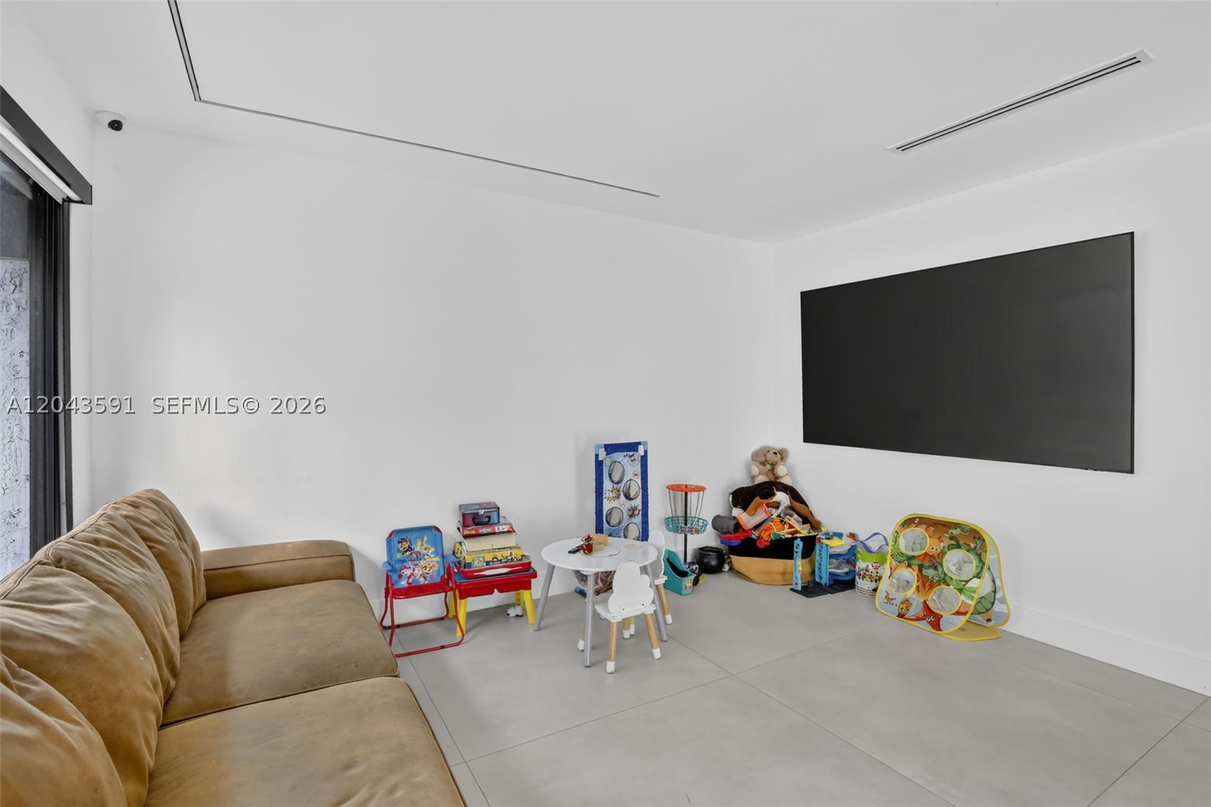EMBASSY LAKES PHASE II - Residential