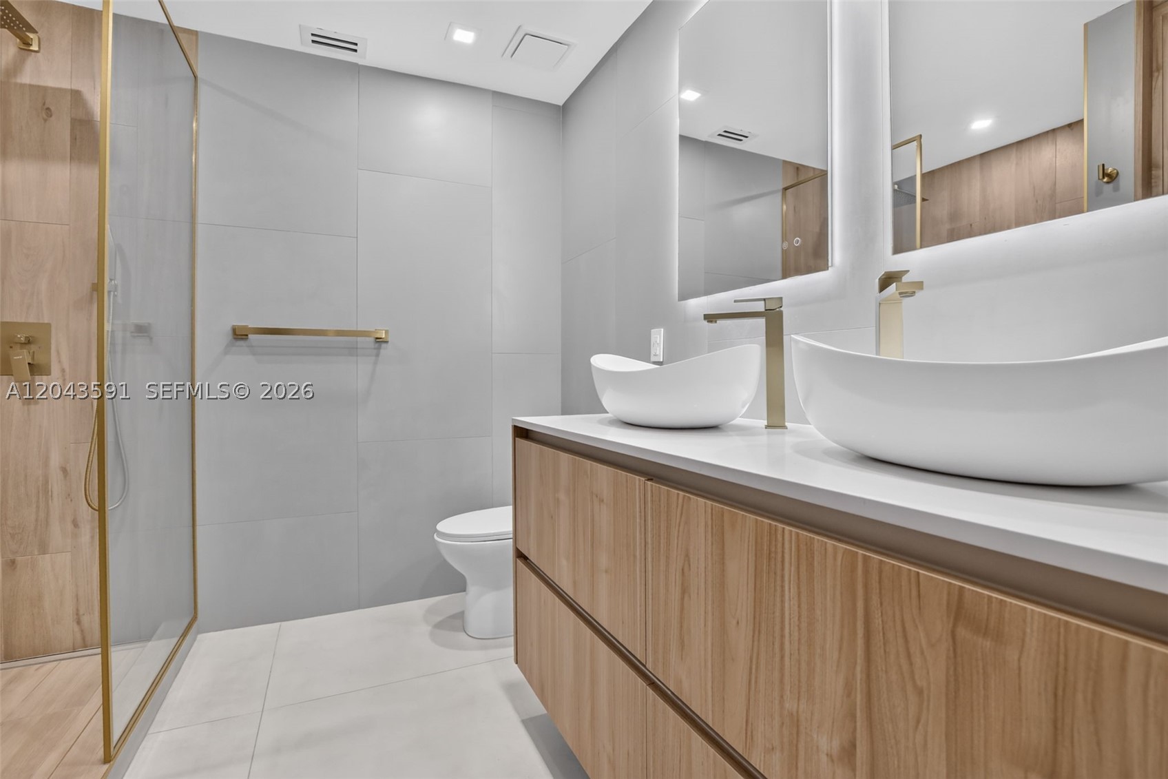 EMBASSY LAKES PHASE II - Residential
