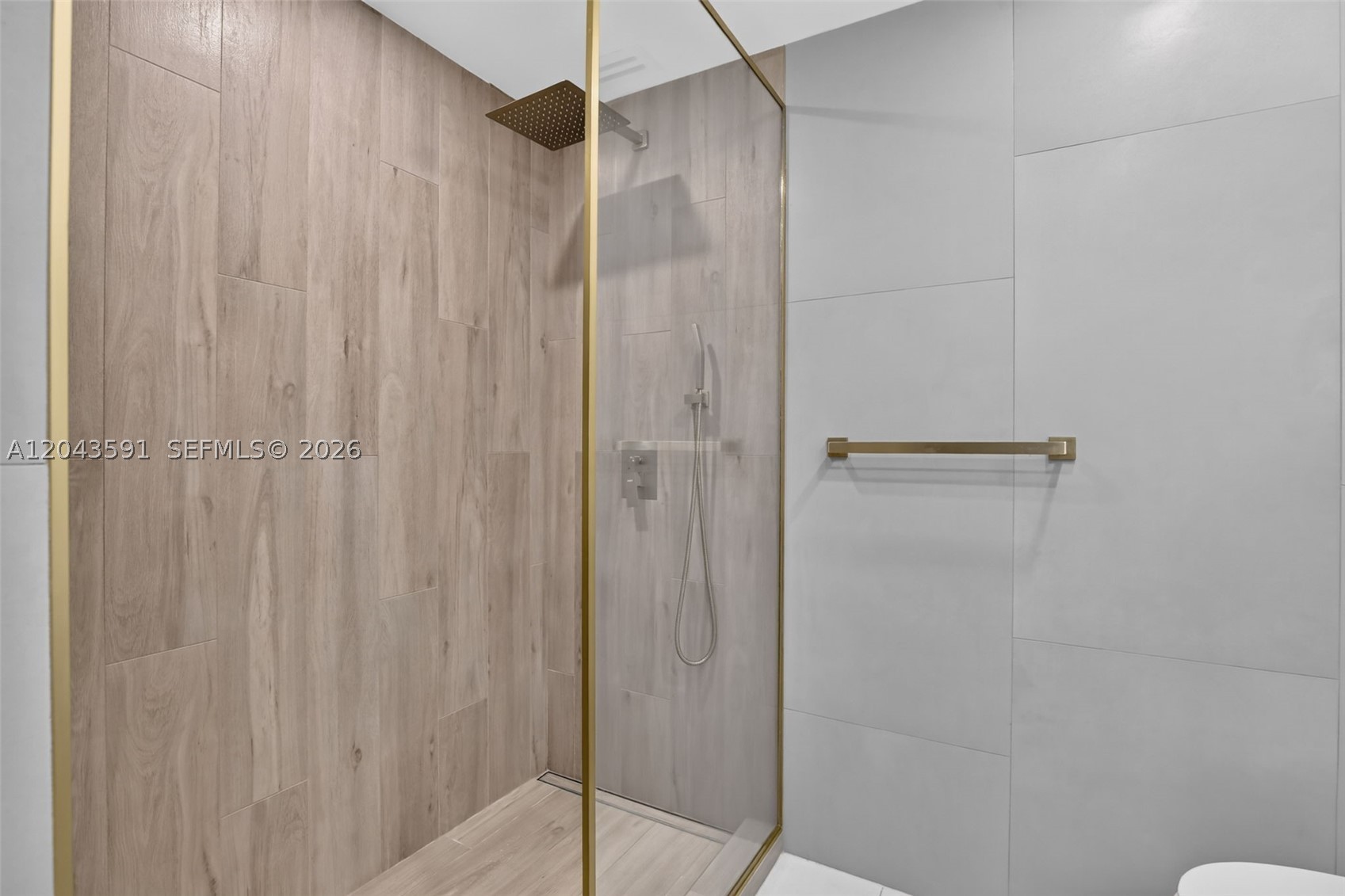 EMBASSY LAKES PHASE II - Residential