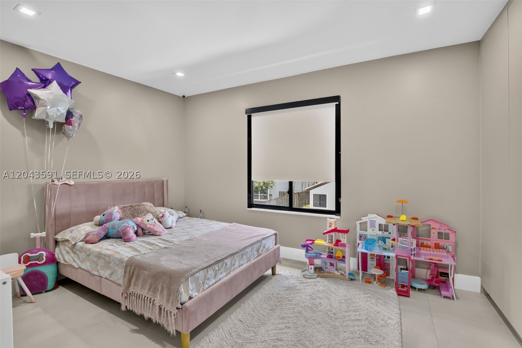 EMBASSY LAKES PHASE II - Residential