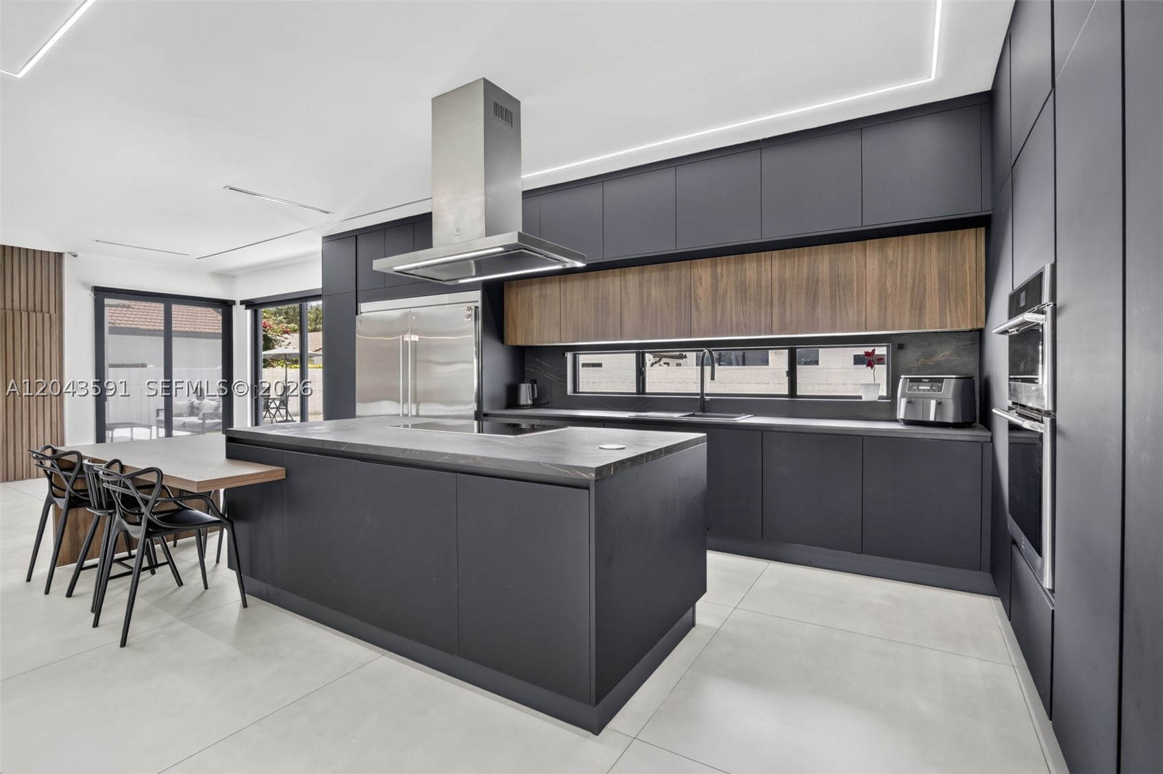EMBASSY LAKES PHASE II - Residential