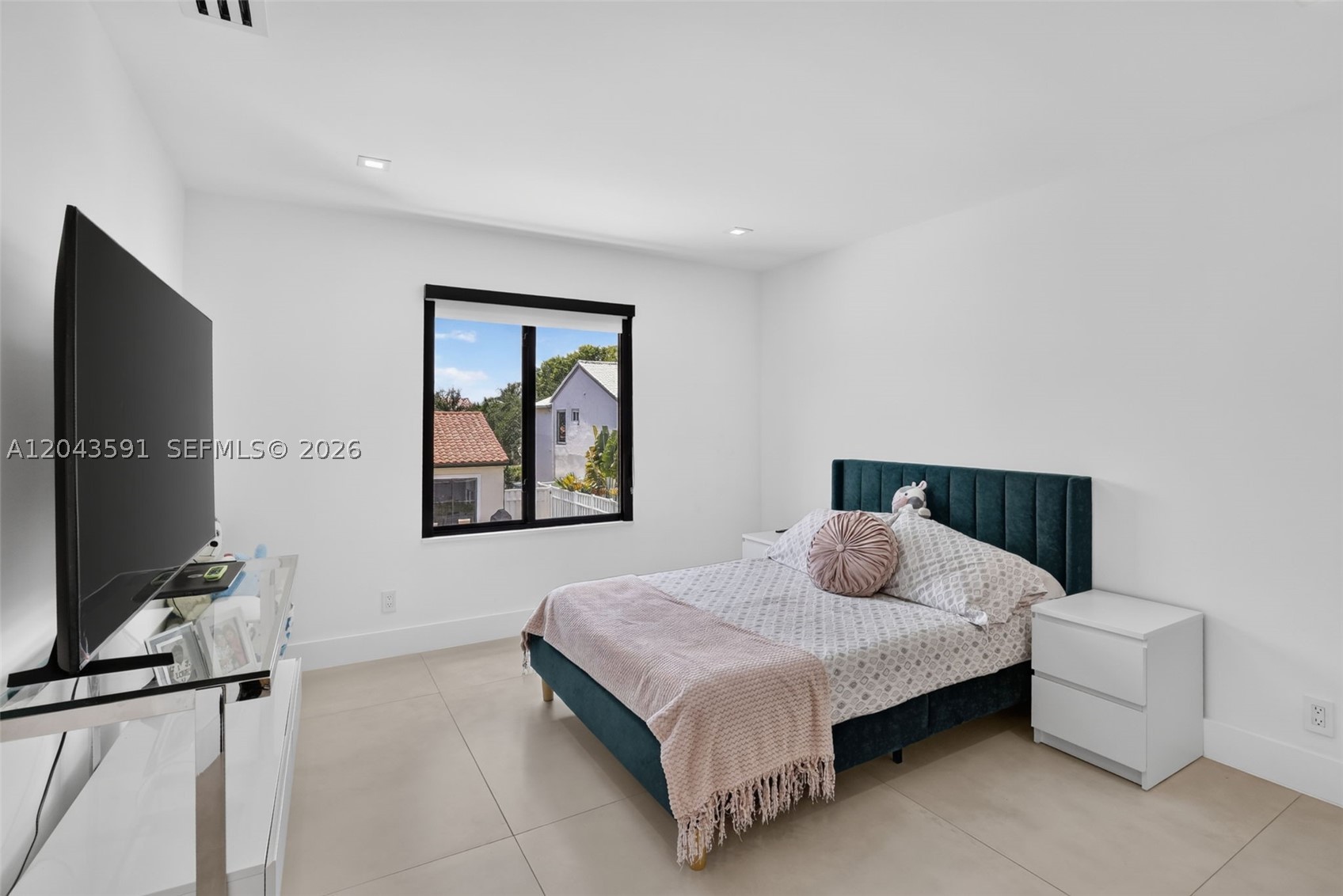 EMBASSY LAKES PHASE II - Residential