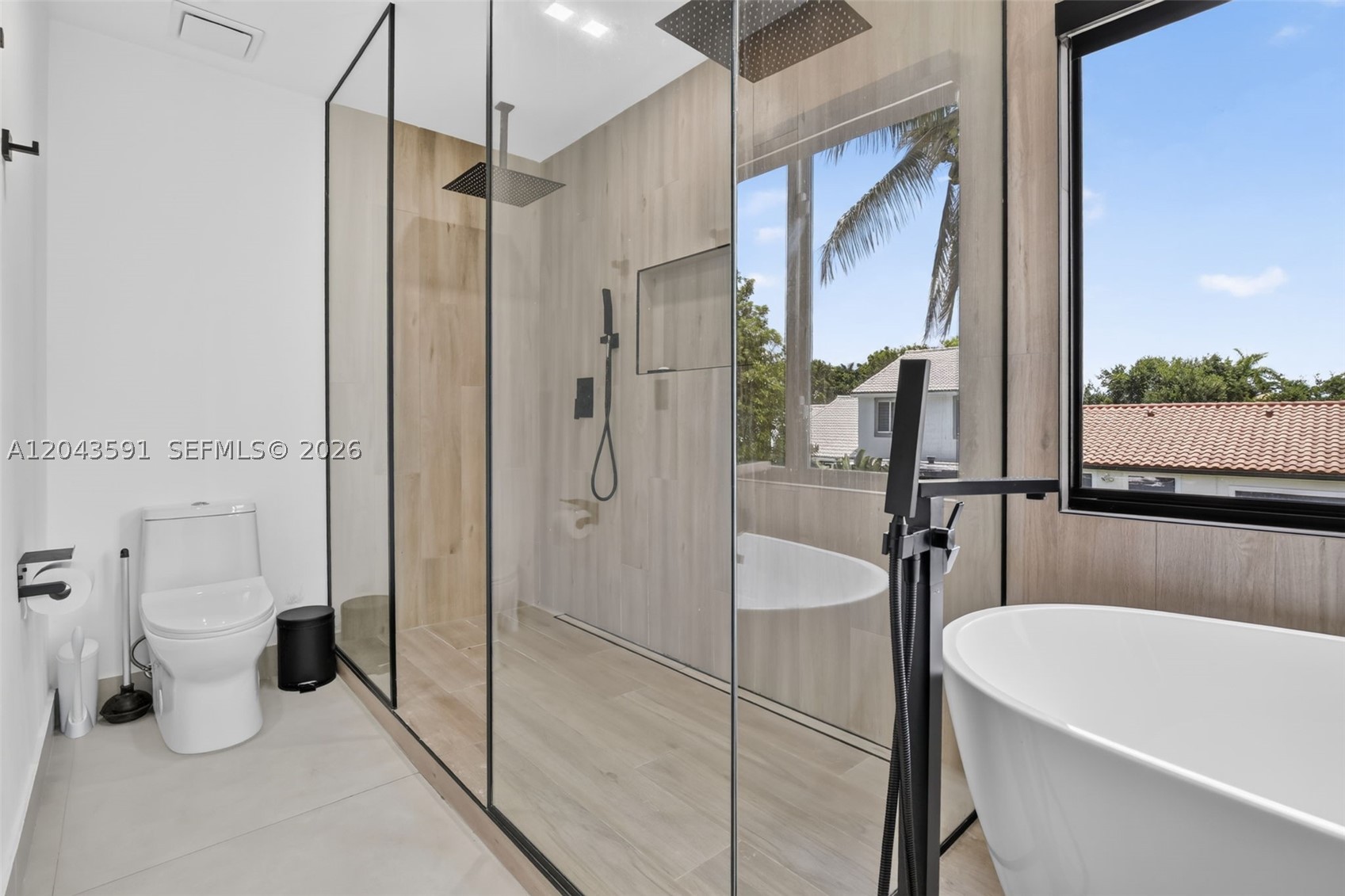 EMBASSY LAKES PHASE II - Residential
