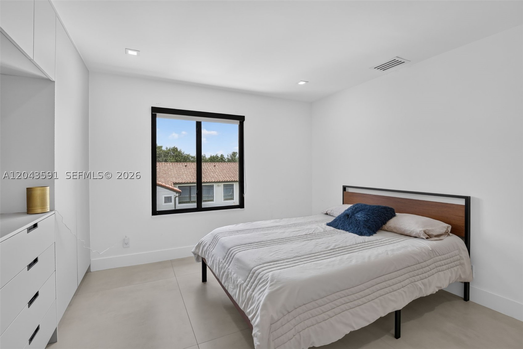 EMBASSY LAKES PHASE II - Residential