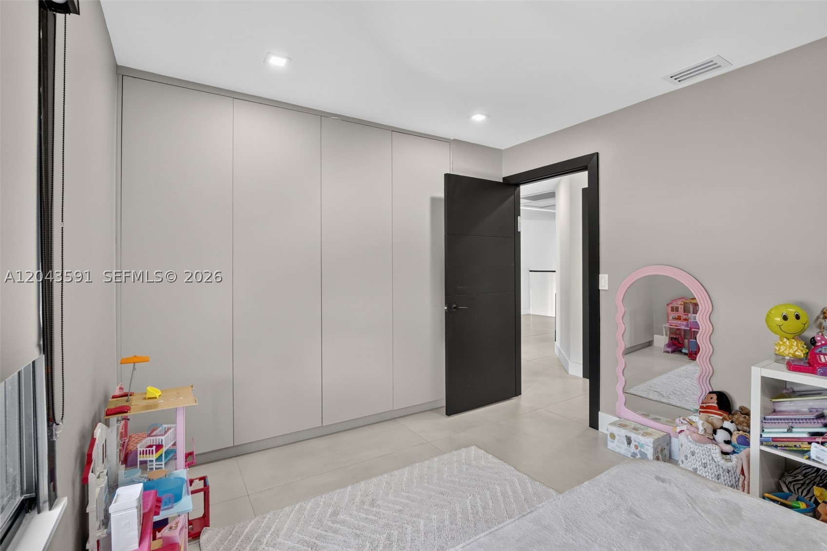 EMBASSY LAKES PHASE II - Residential