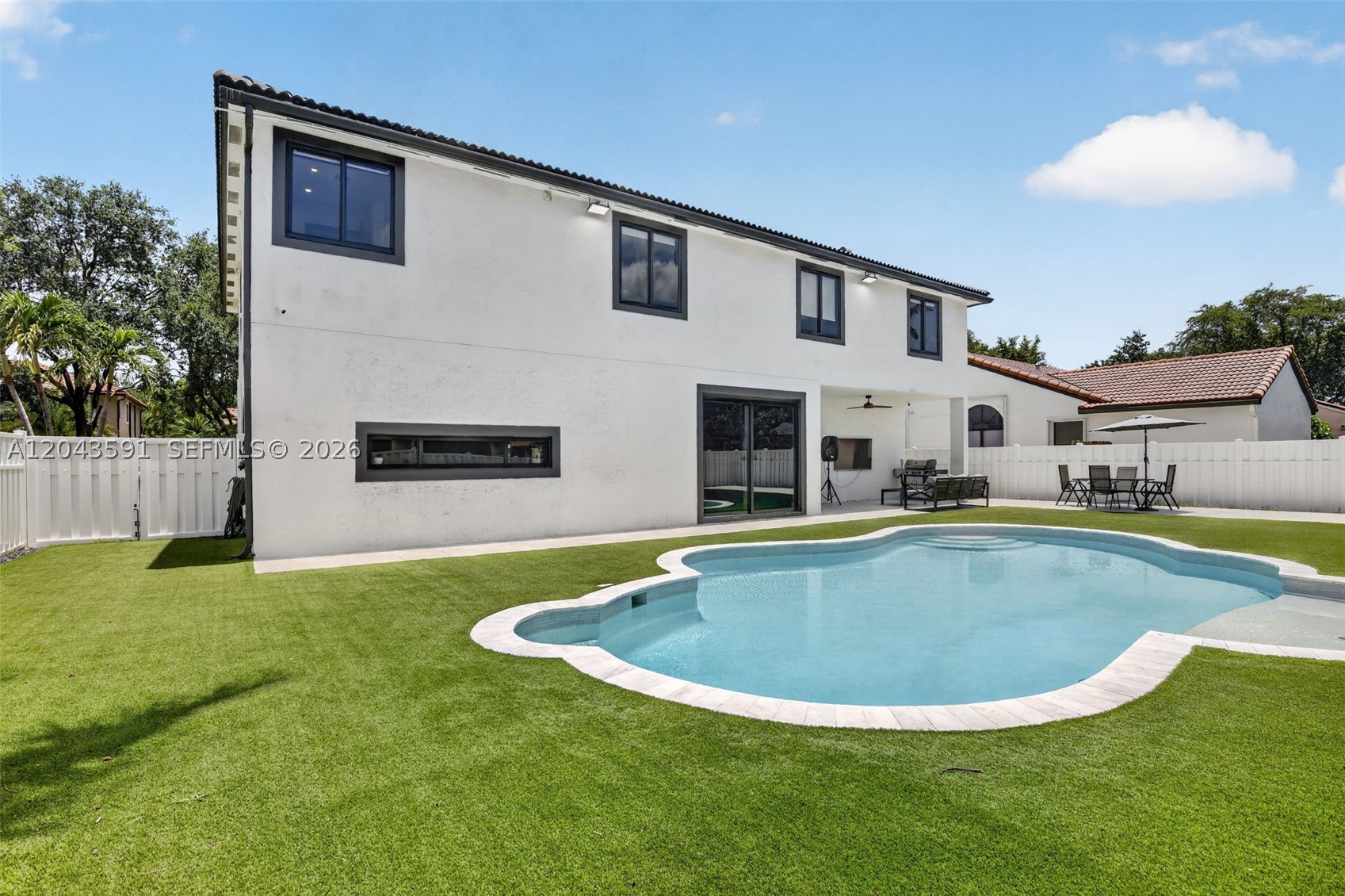 EMBASSY LAKES PHASE II - Residential