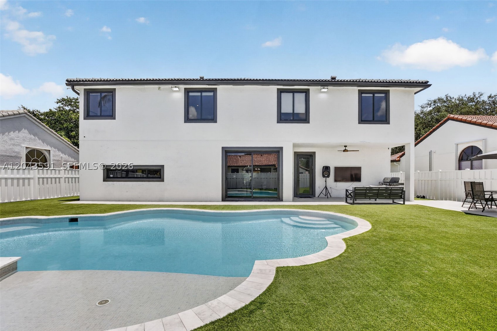 EMBASSY LAKES PHASE II - Residential
