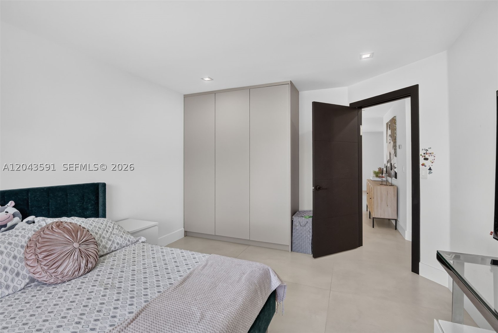 EMBASSY LAKES PHASE II - Residential