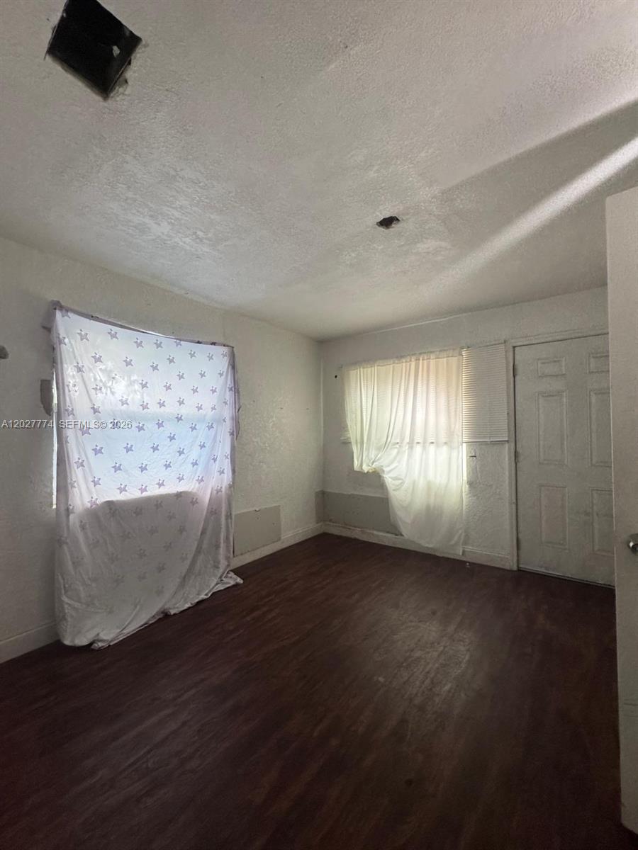 NORTH LIBERTY CITY - Residential Income