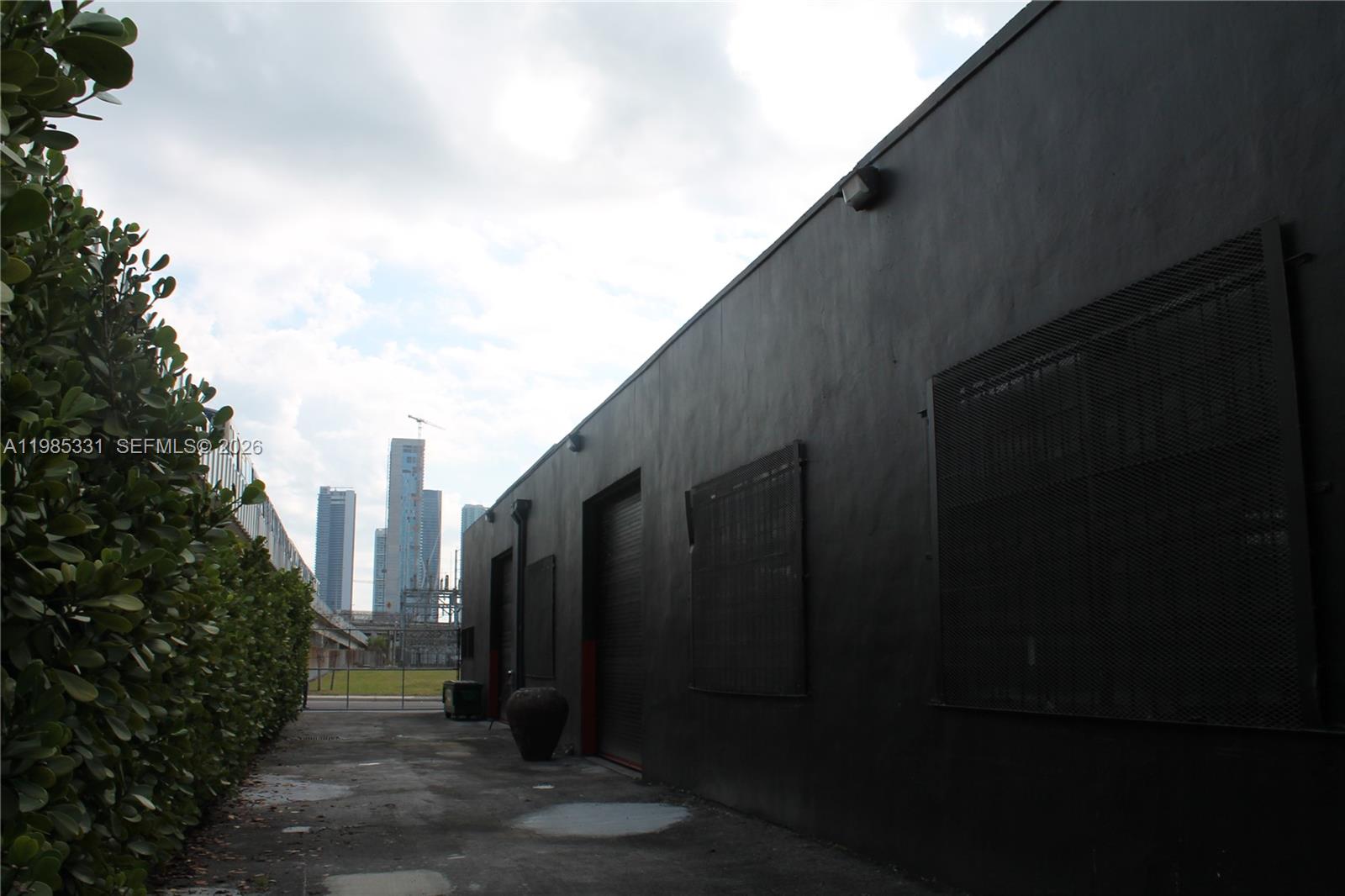 MIAMI NORTH - Land
