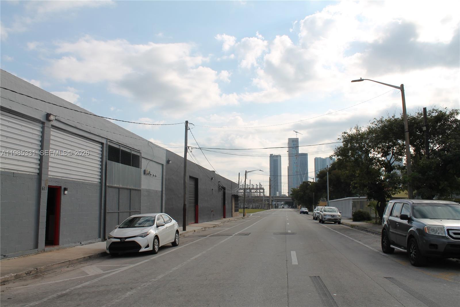MIAMI NORTH - Land