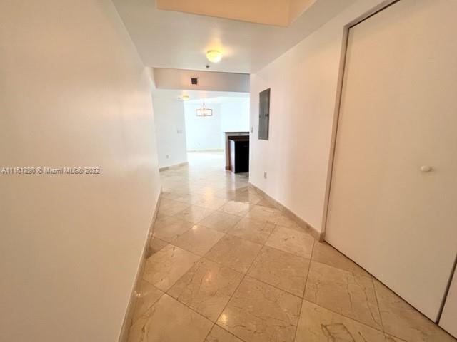 LA PERLA CONDO - Residential Lease