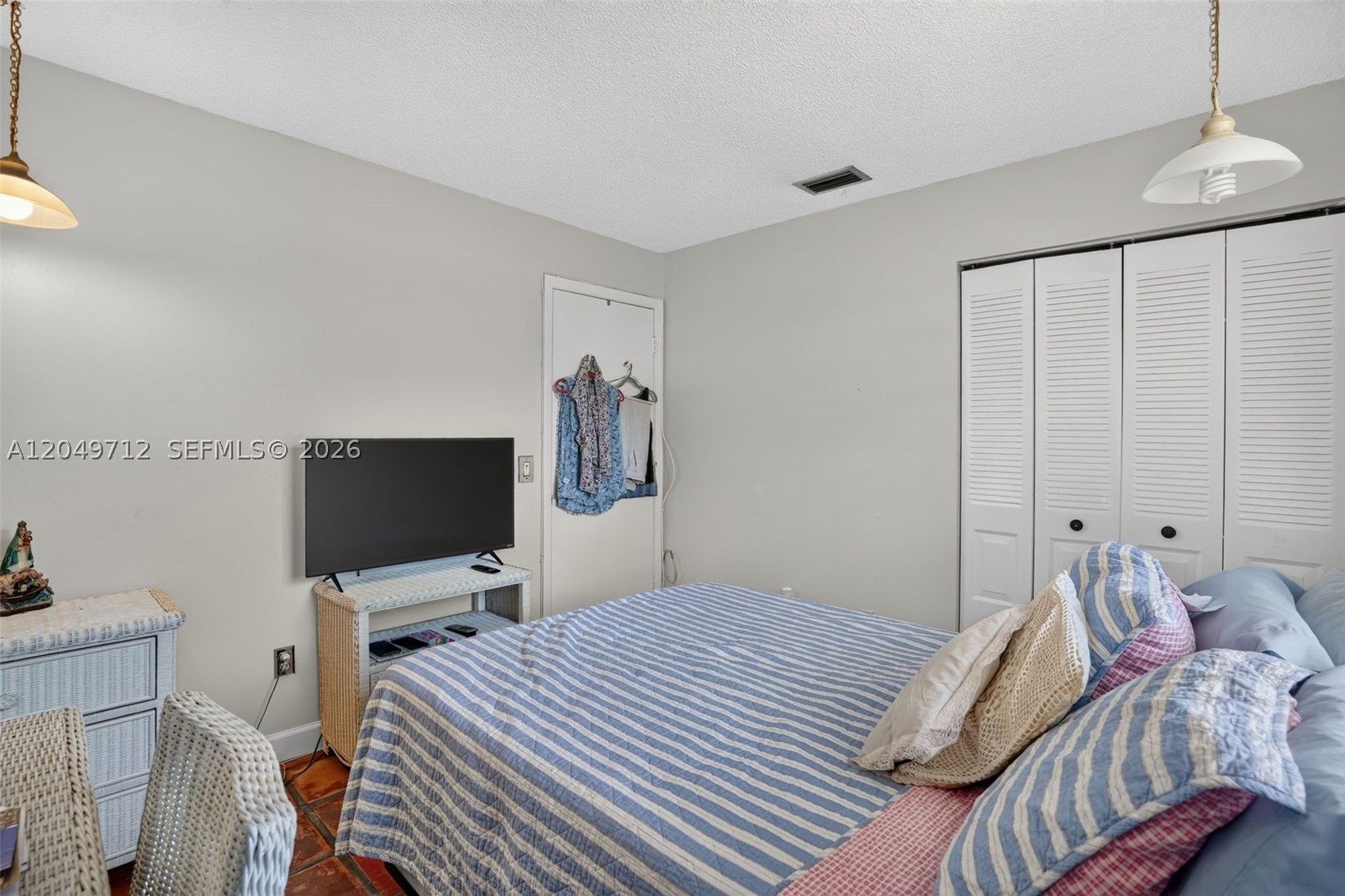 LKS OF MEADOW VILG HOMES - Residential