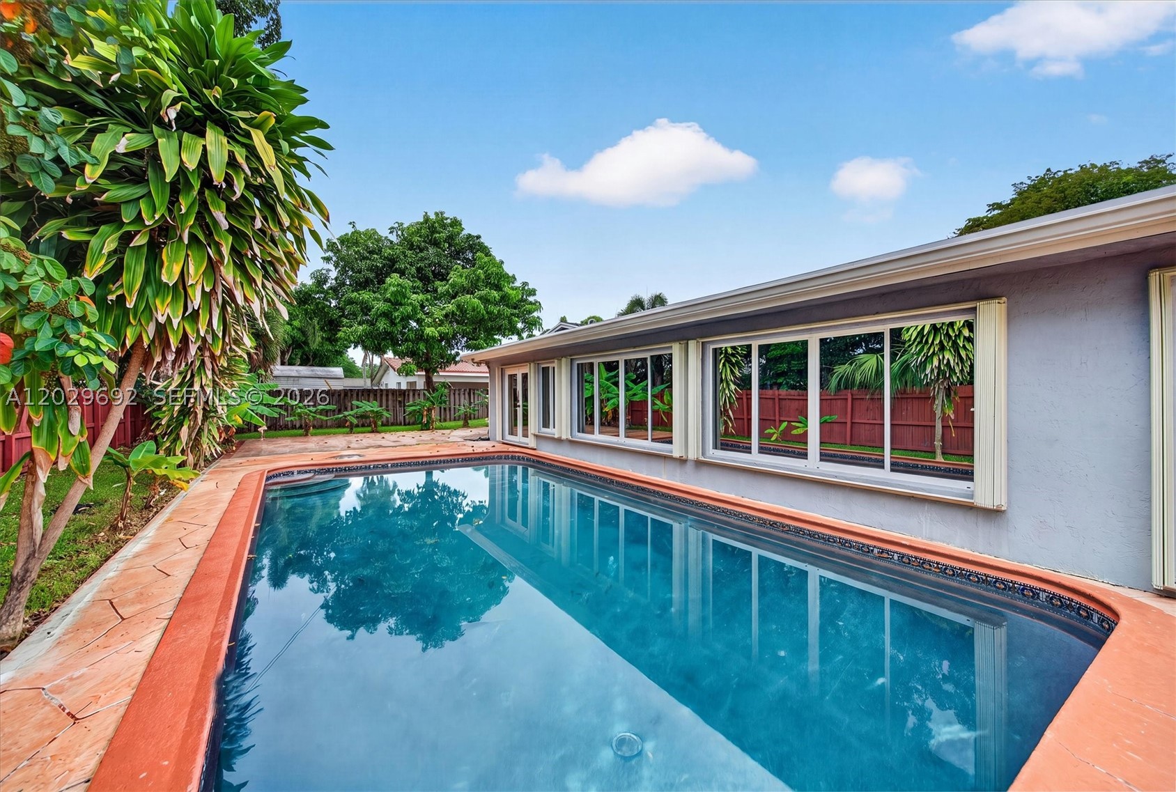 PLANTATION GARDENS 4TH SE - Residential