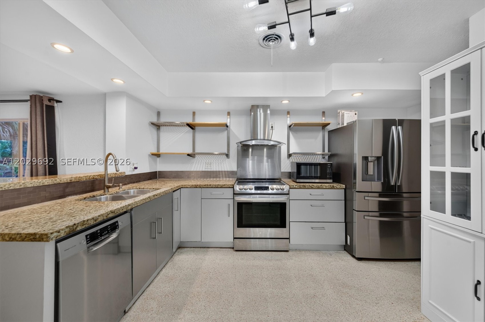 PLANTATION GARDENS 4TH SE - Residential