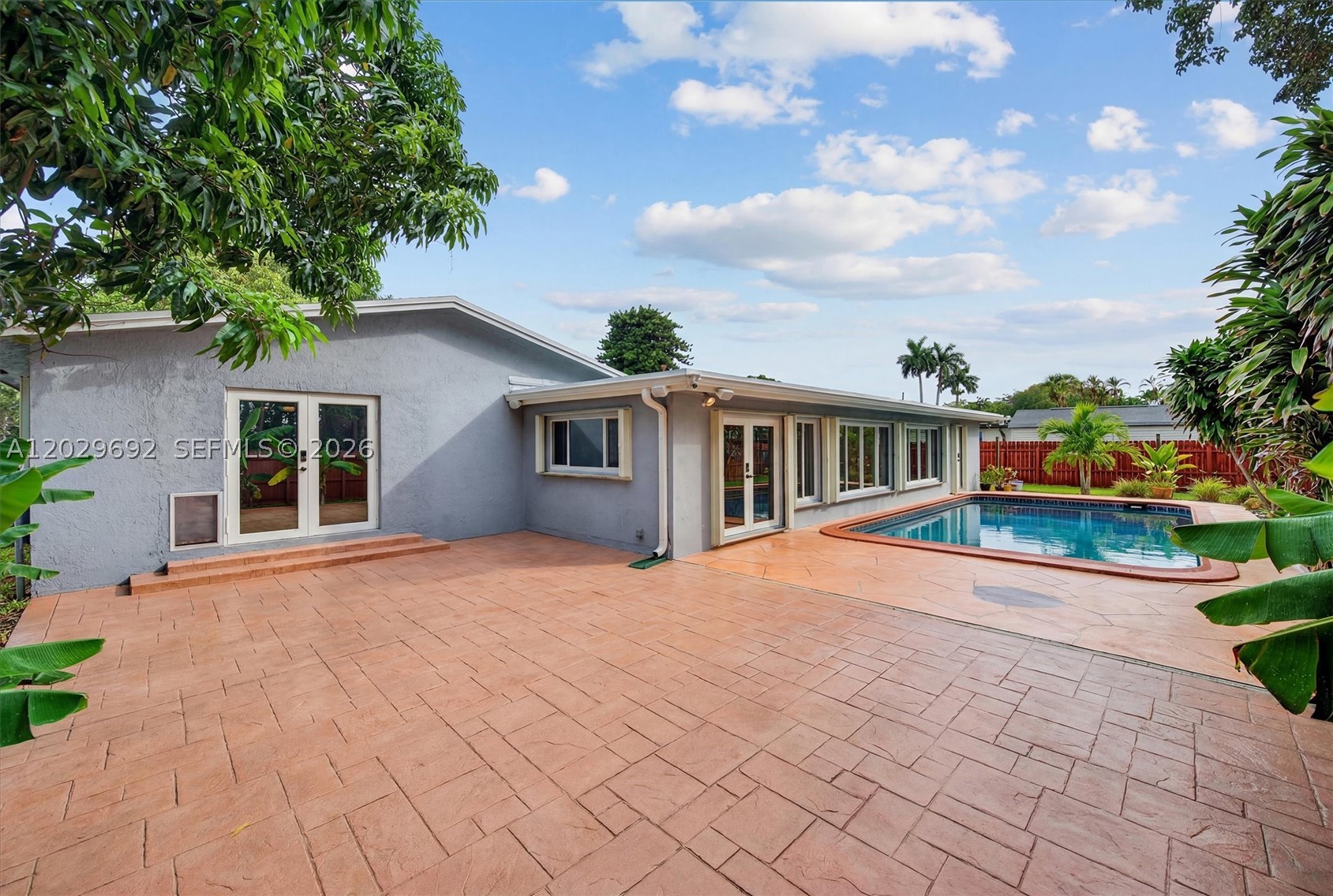 PLANTATION GARDENS 4TH SE - Residential