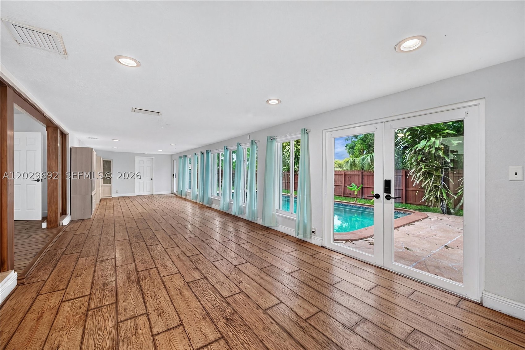 PLANTATION GARDENS 4TH SE - Residential