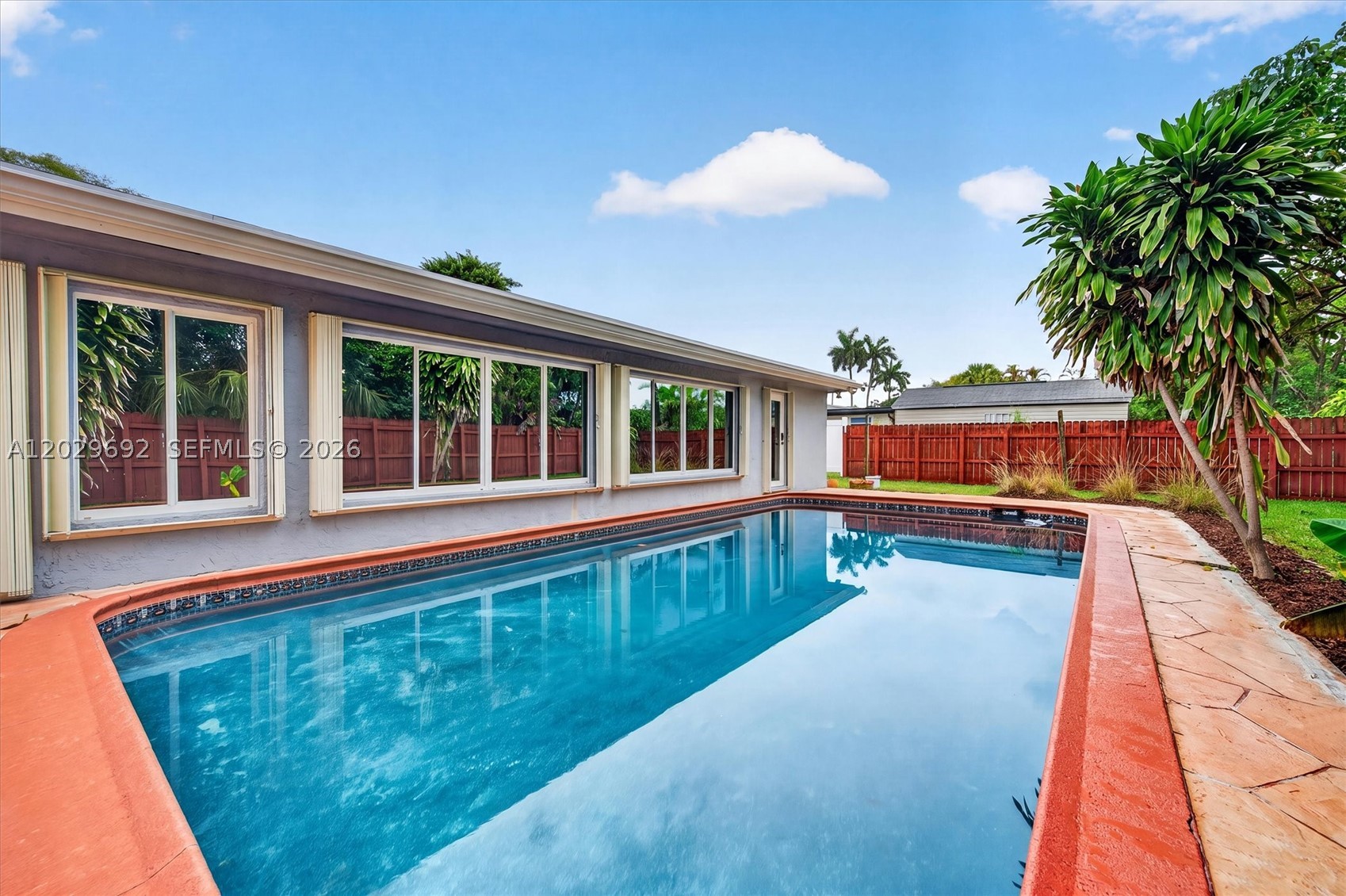 PLANTATION GARDENS 4TH SE - Residential