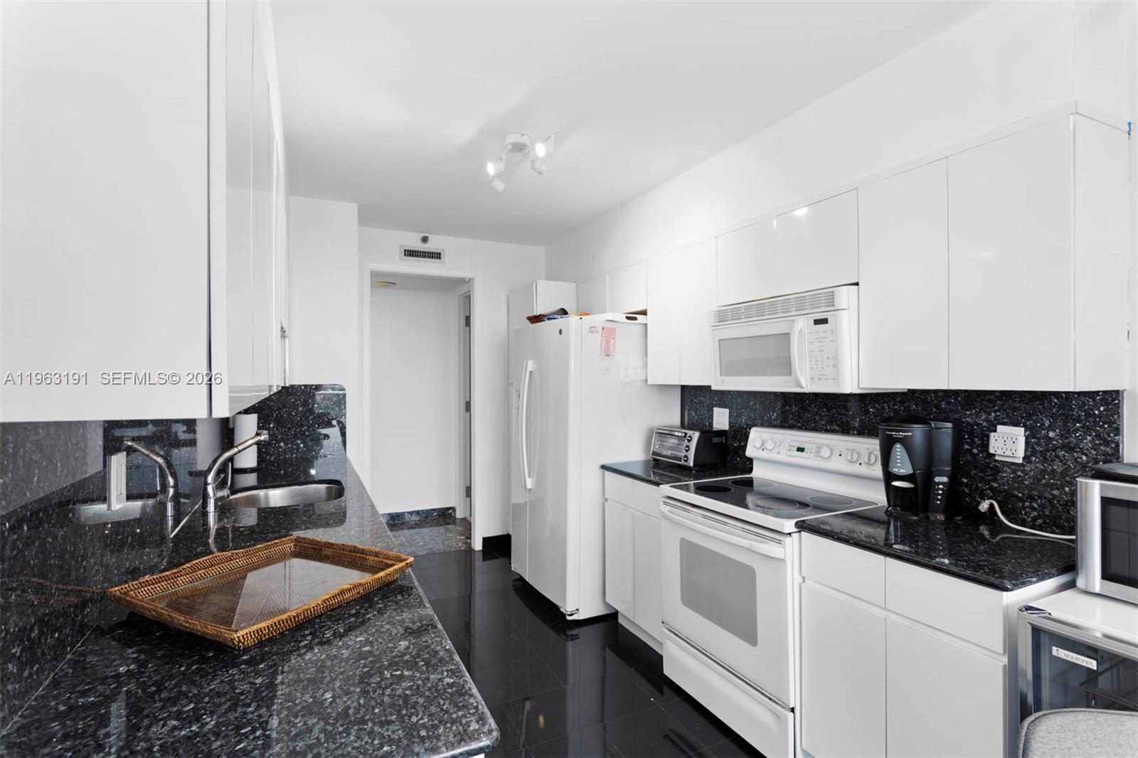 MARINA TOWER CONDO - Residential