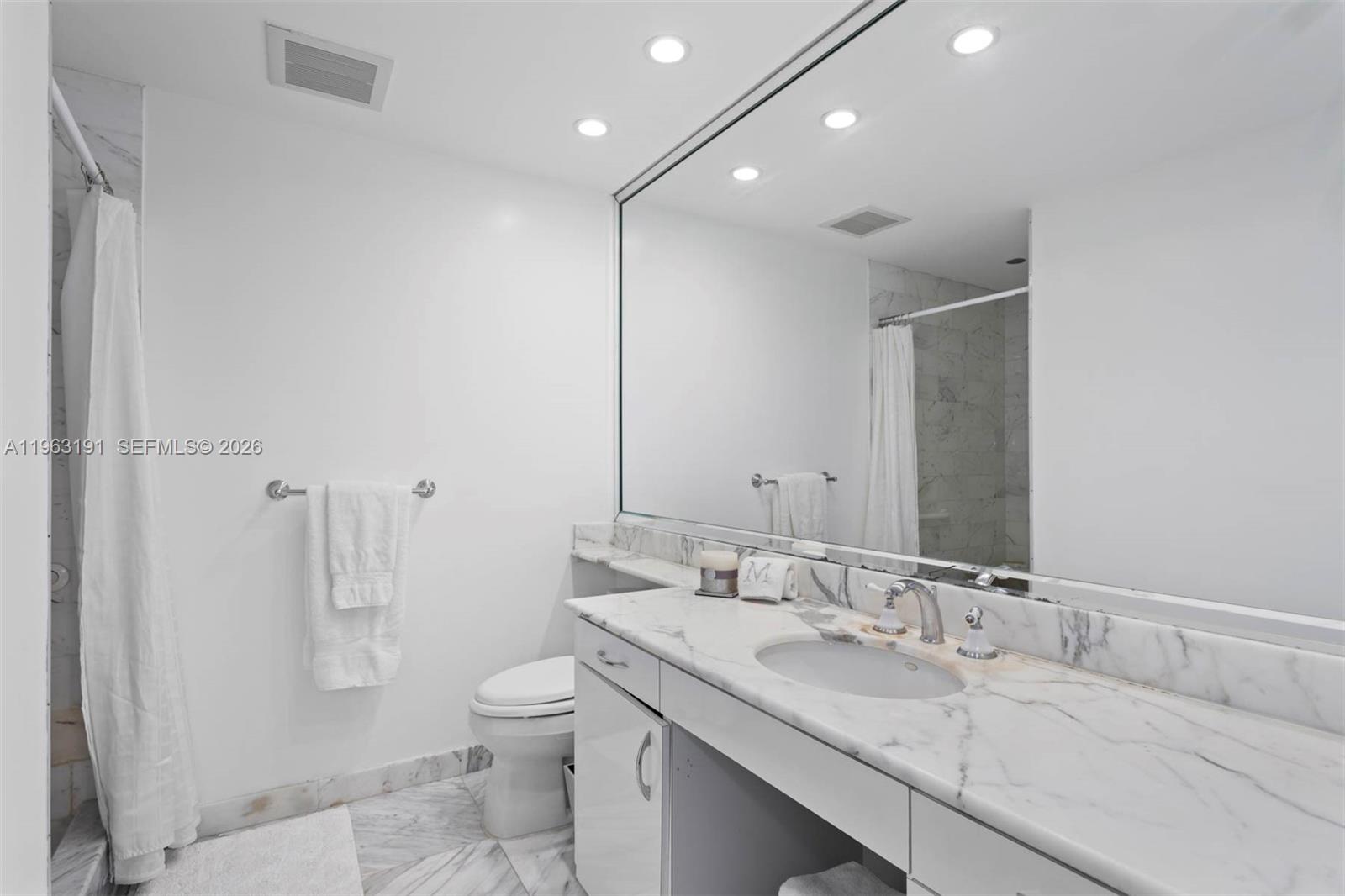 MARINA TOWER CONDO - Residential