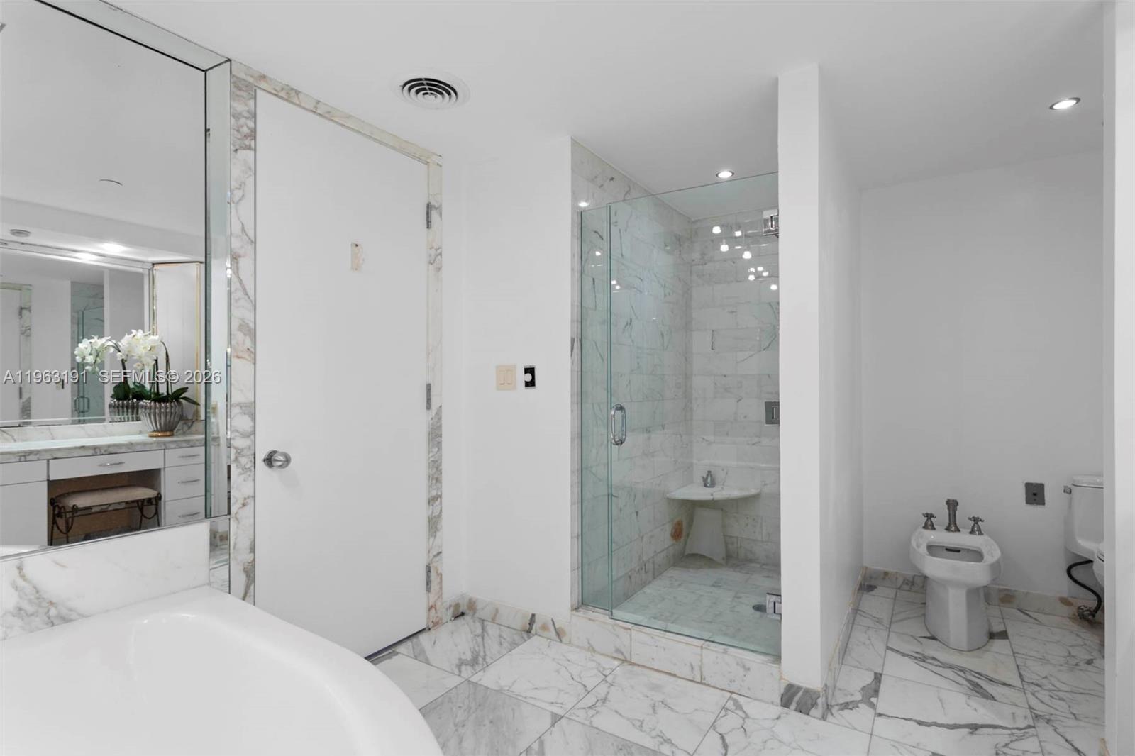 MARINA TOWER CONDO - Residential
