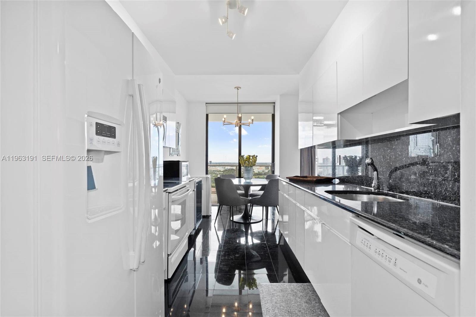MARINA TOWER CONDO - Residential