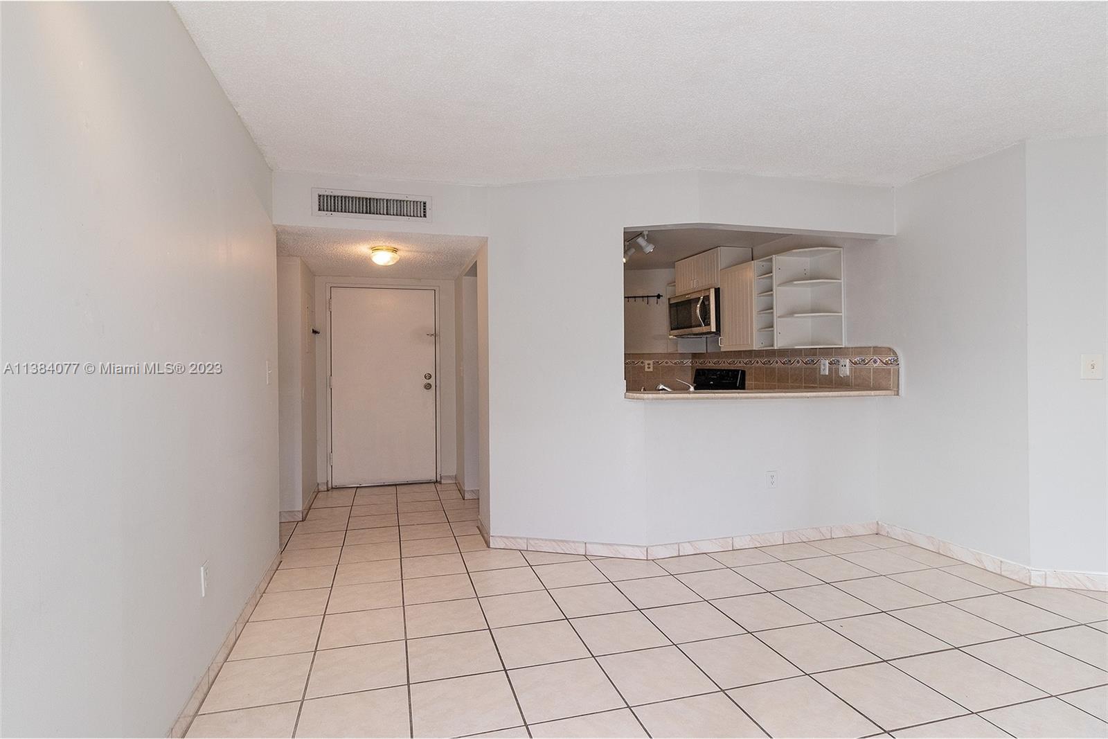 LAS BRISAS@ COUNTRY CLUB - Residential Lease