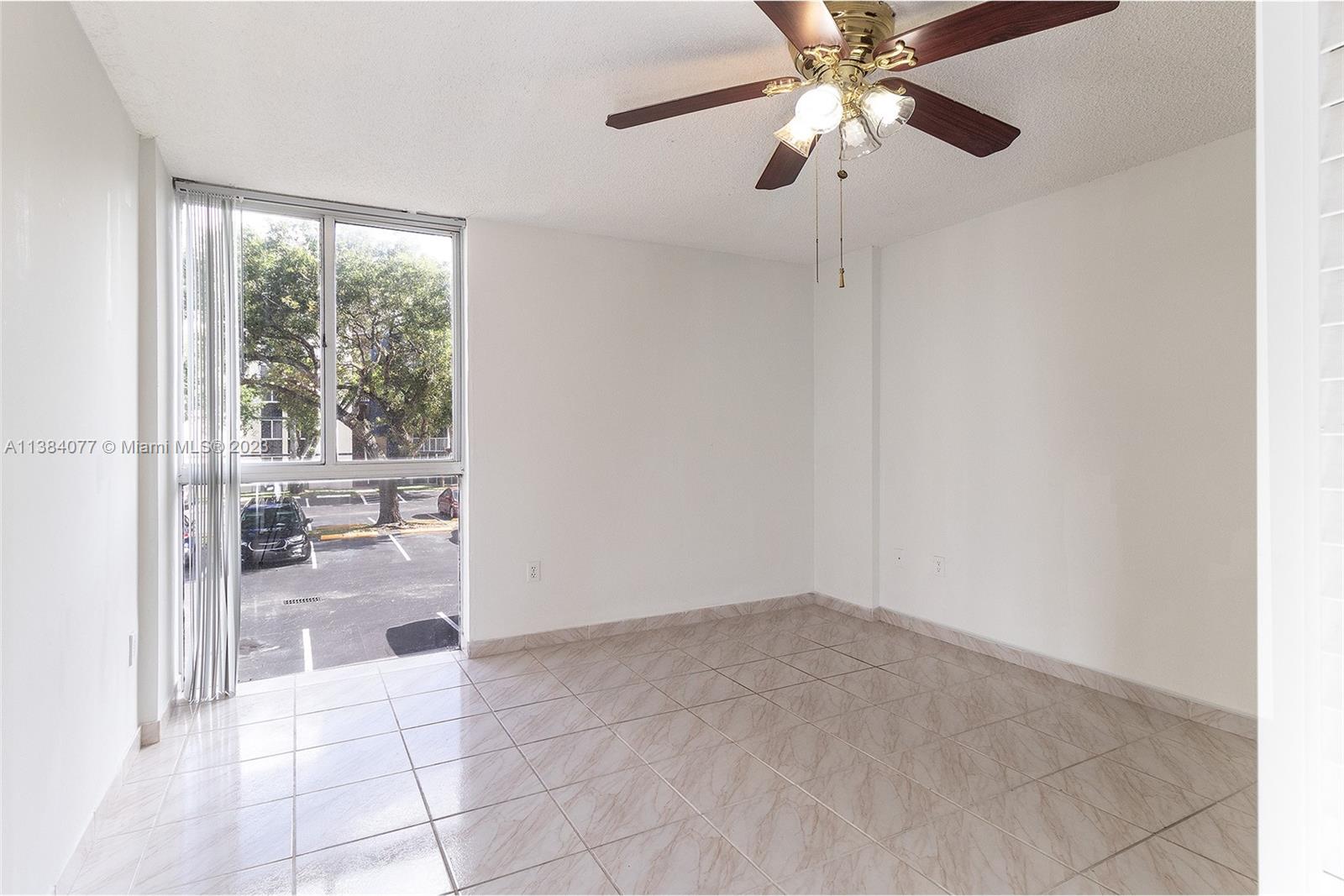 LAS BRISAS@ COUNTRY CLUB - Residential Lease