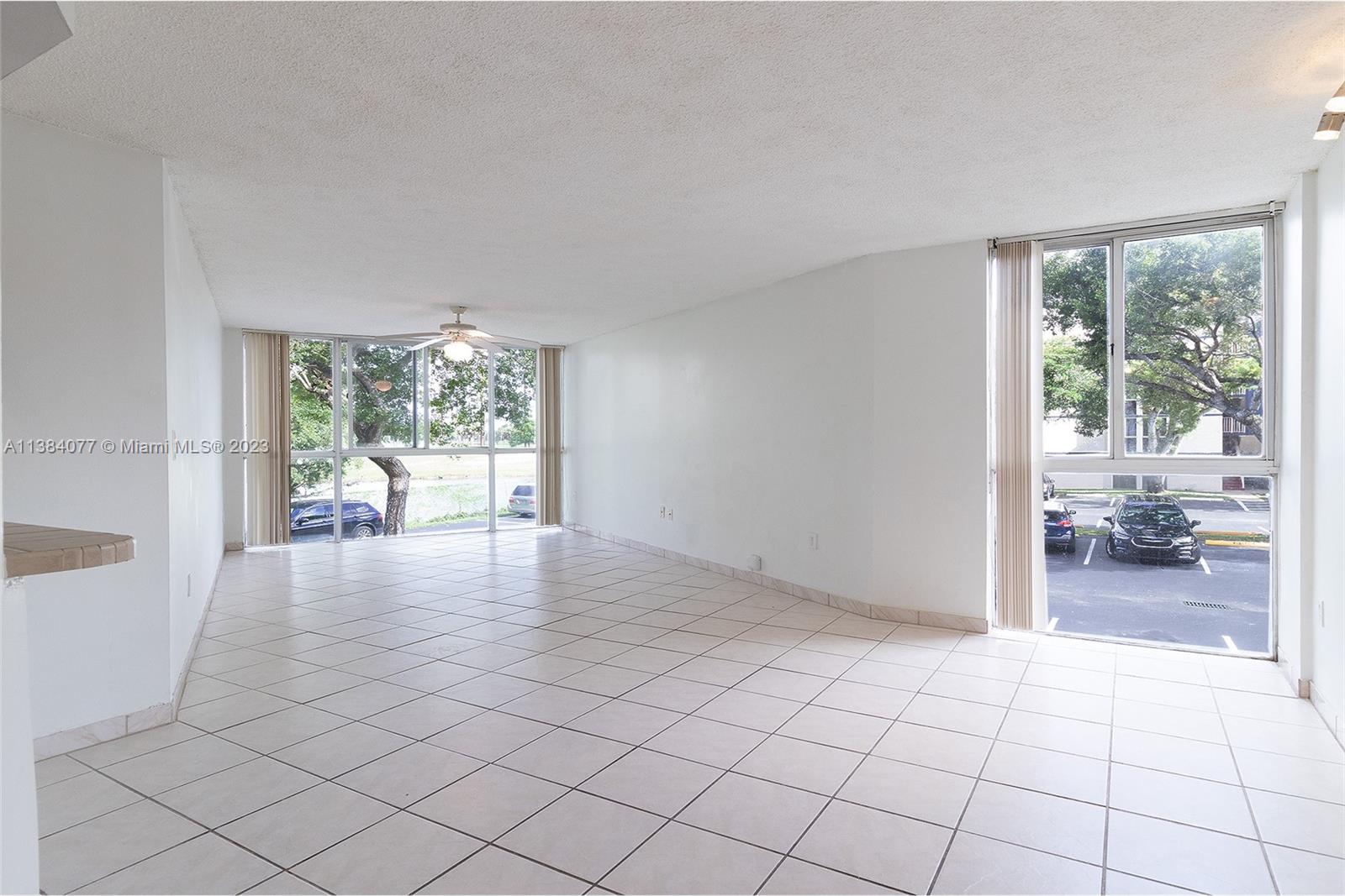 LAS BRISAS@ COUNTRY CLUB - Residential Lease