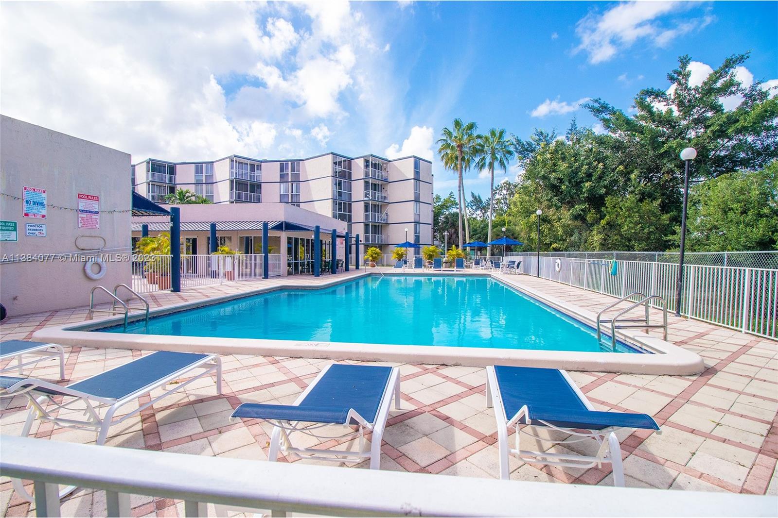 LAS BRISAS@ COUNTRY CLUB - Residential Lease