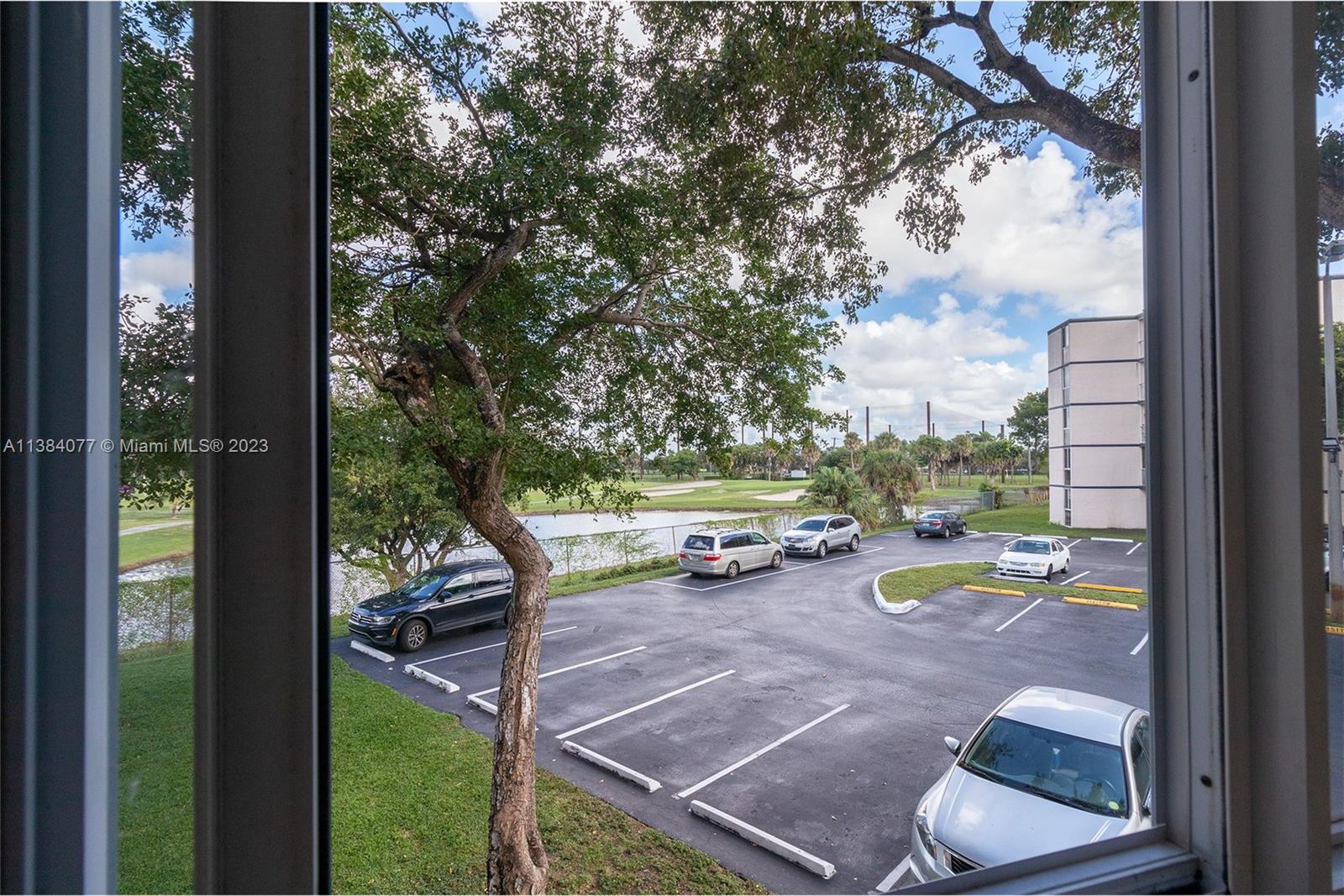 LAS BRISAS@ COUNTRY CLUB - Residential Lease