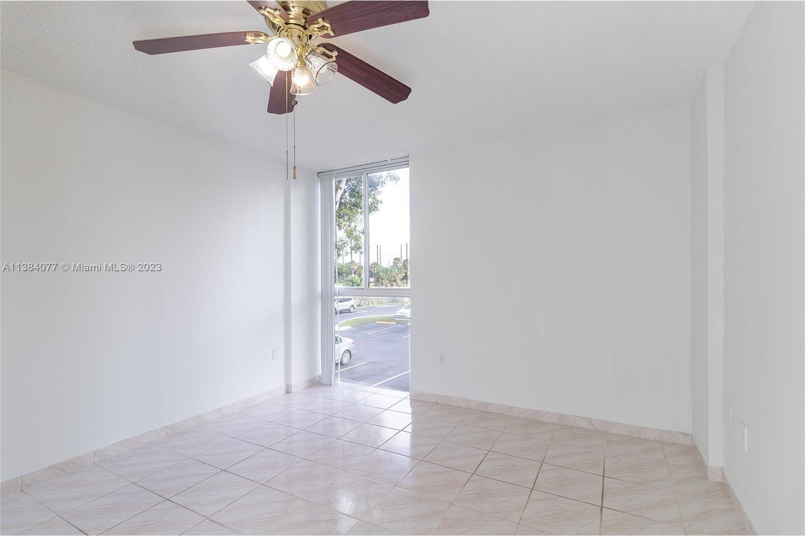 LAS BRISAS@ COUNTRY CLUB - Residential Lease