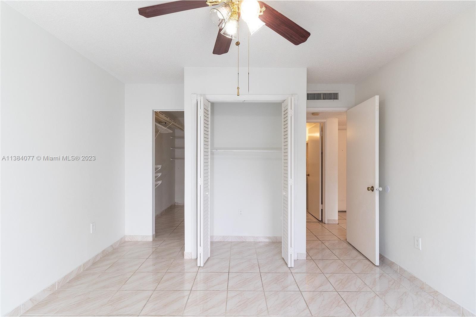 LAS BRISAS@ COUNTRY CLUB - Residential Lease