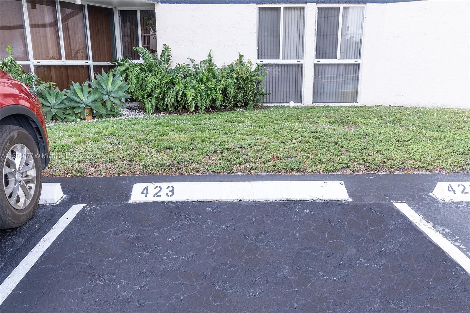 LAS BRISAS@ COUNTRY CLUB - Residential Lease