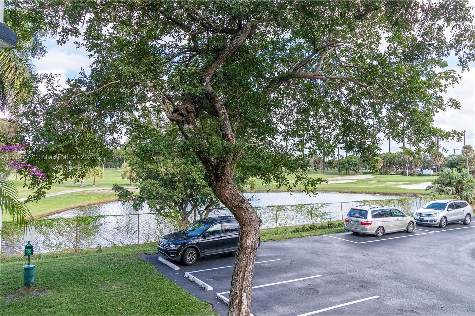 LAS BRISAS@ COUNTRY CLUB - Residential Lease