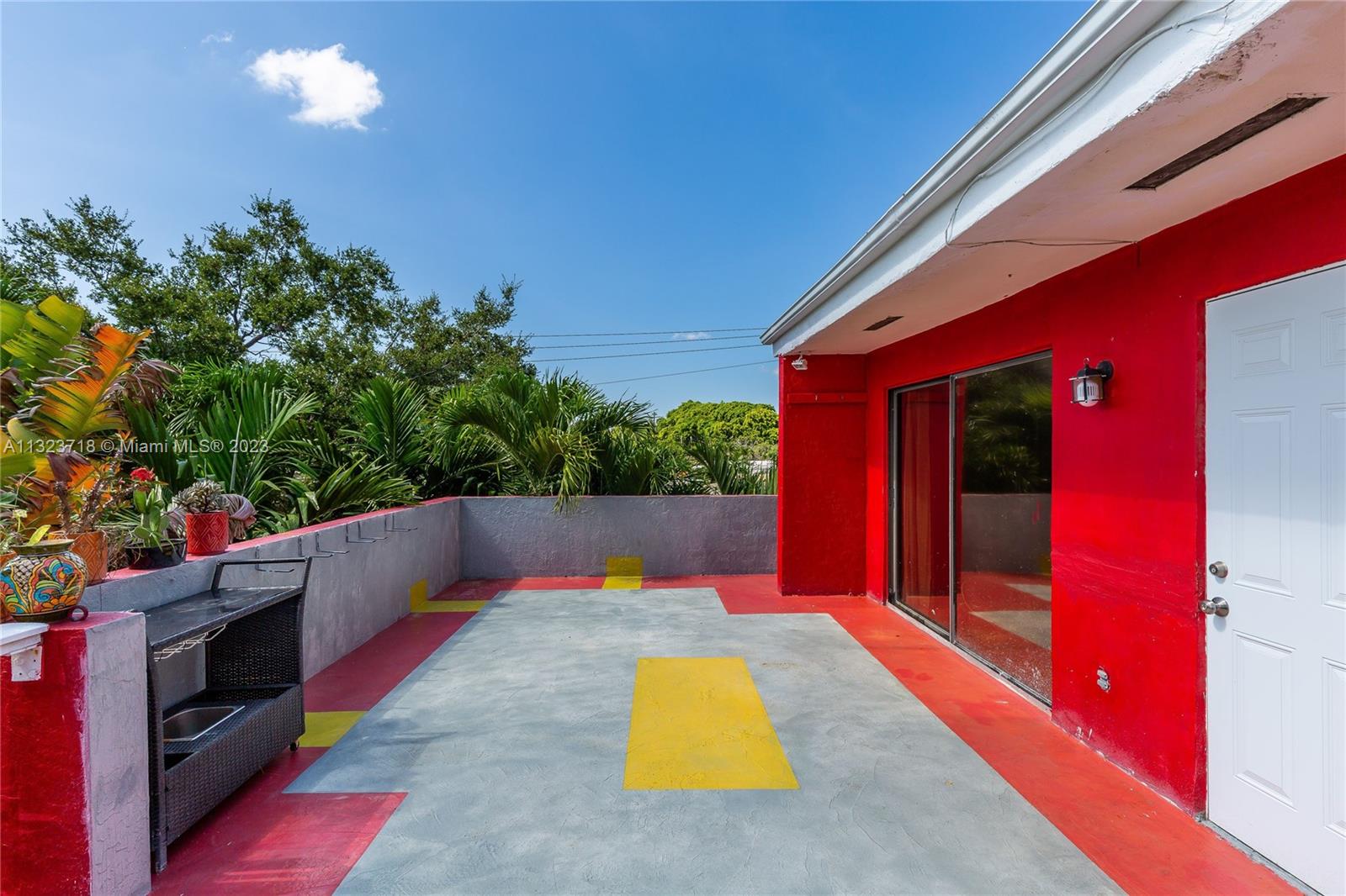 SOUTH BAY ESTATES - Residential Income