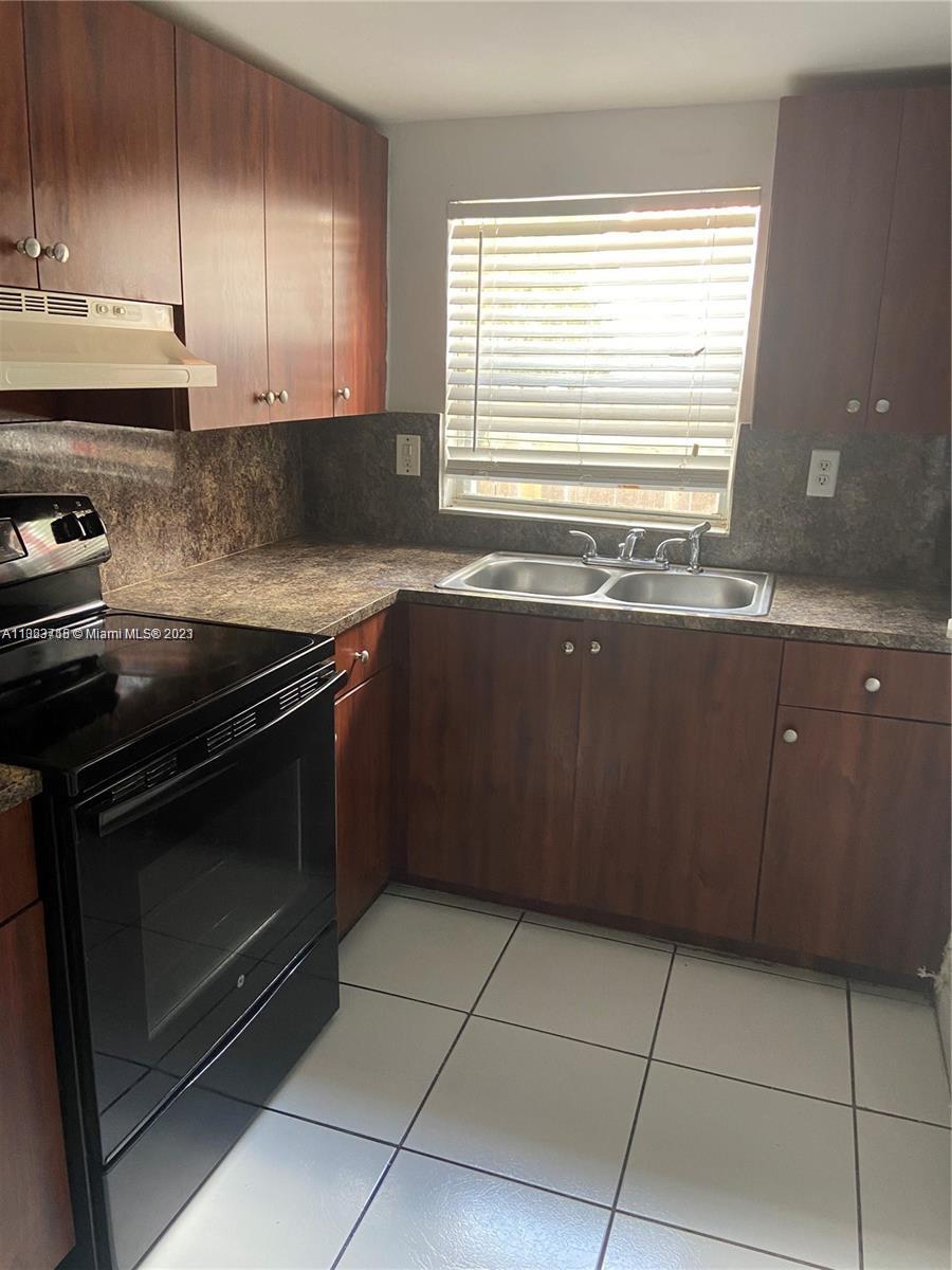 SOUTH BAY ESTATES - Residential Income