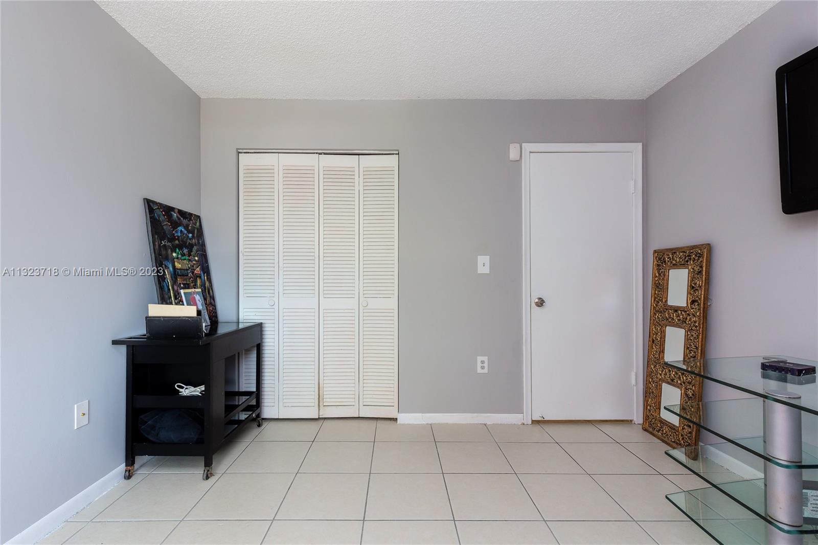 SOUTH BAY ESTATES - Residential Income
