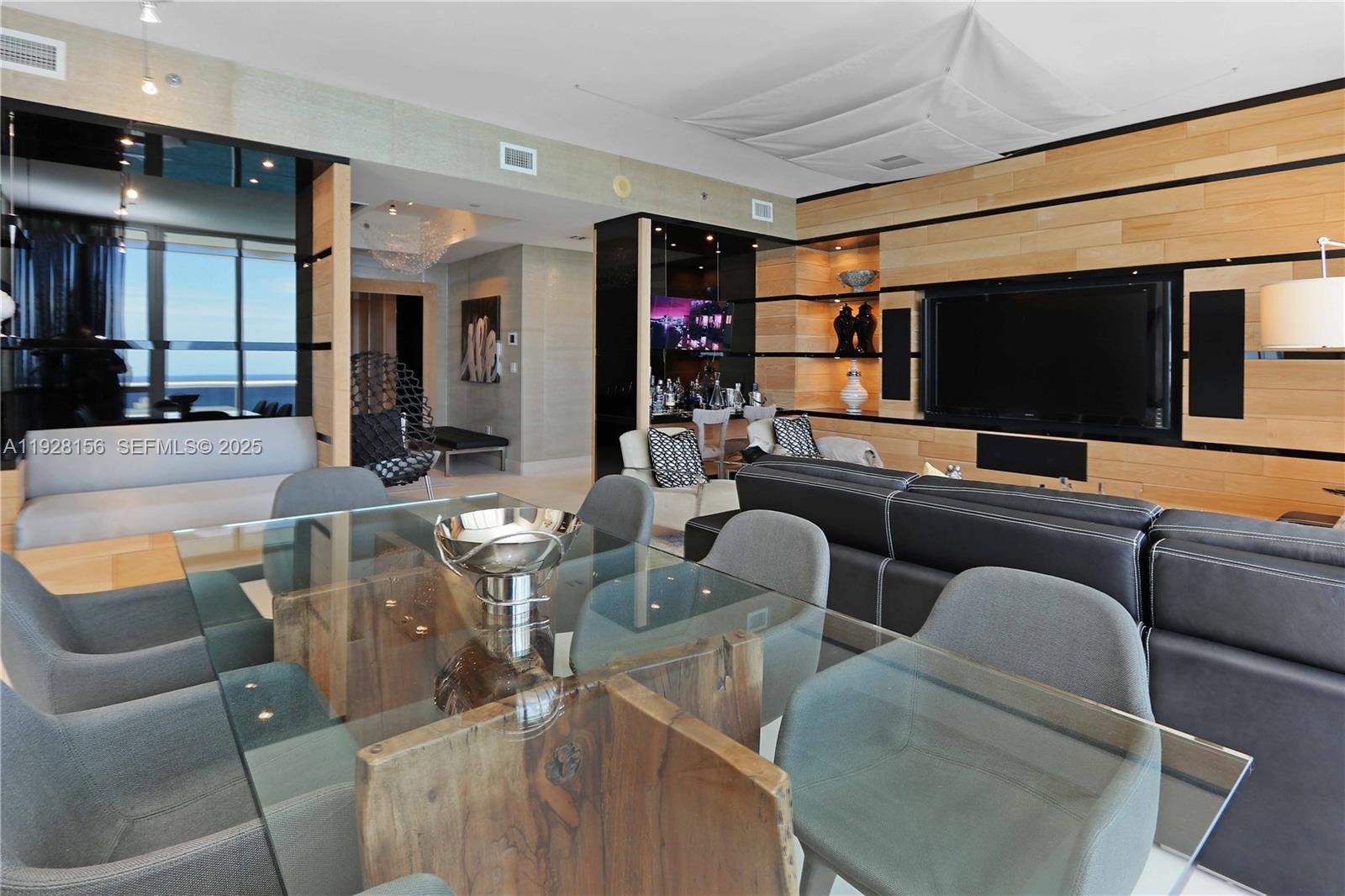 TDR TOWER II CONDO - Residential