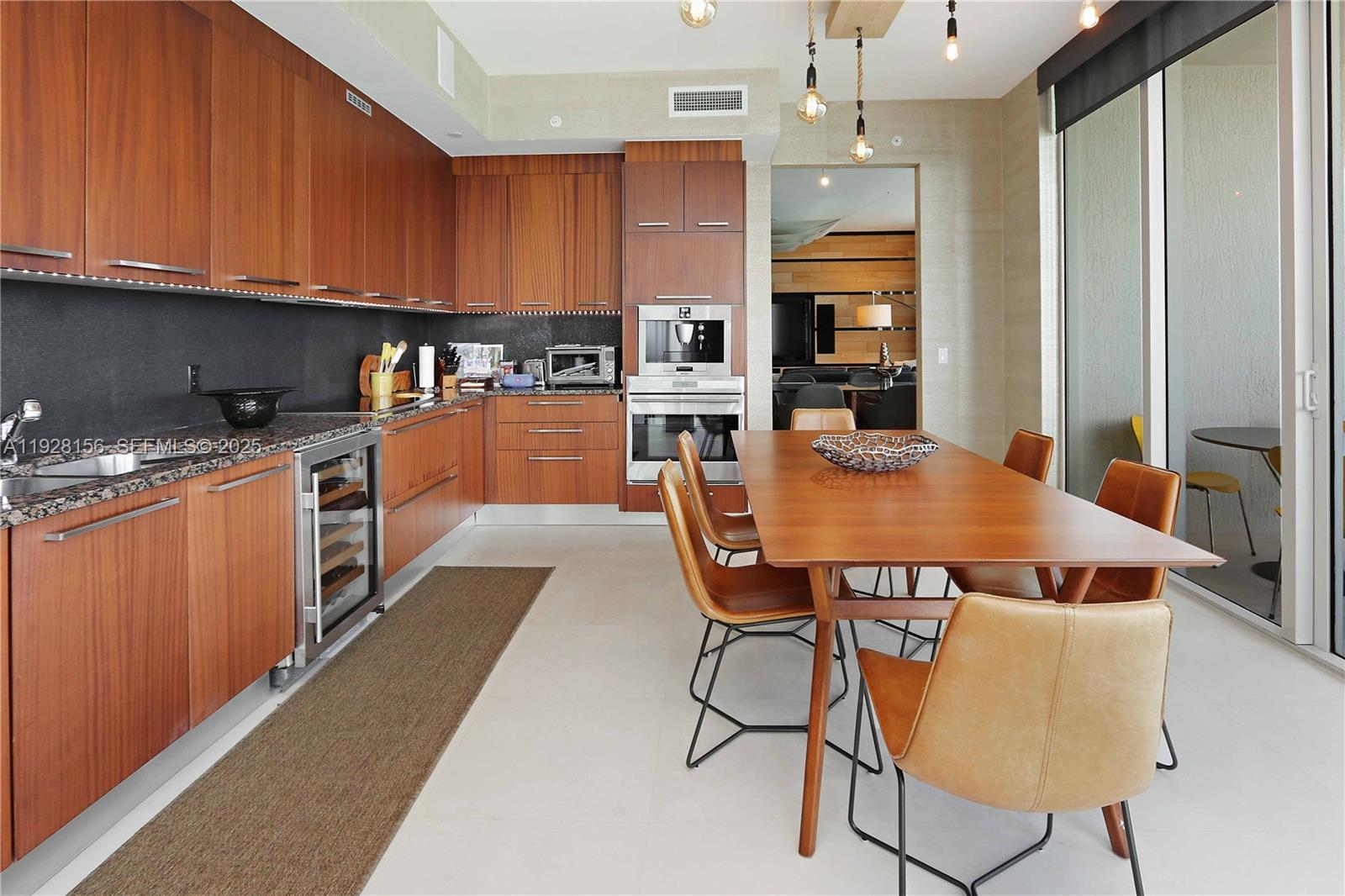 TDR TOWER II CONDO - Residential