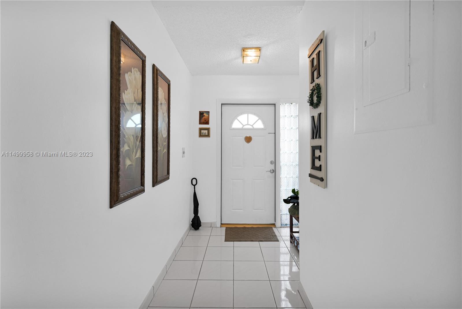 TAMIAMI LAKES TOWNHOUSES - Residential Lease