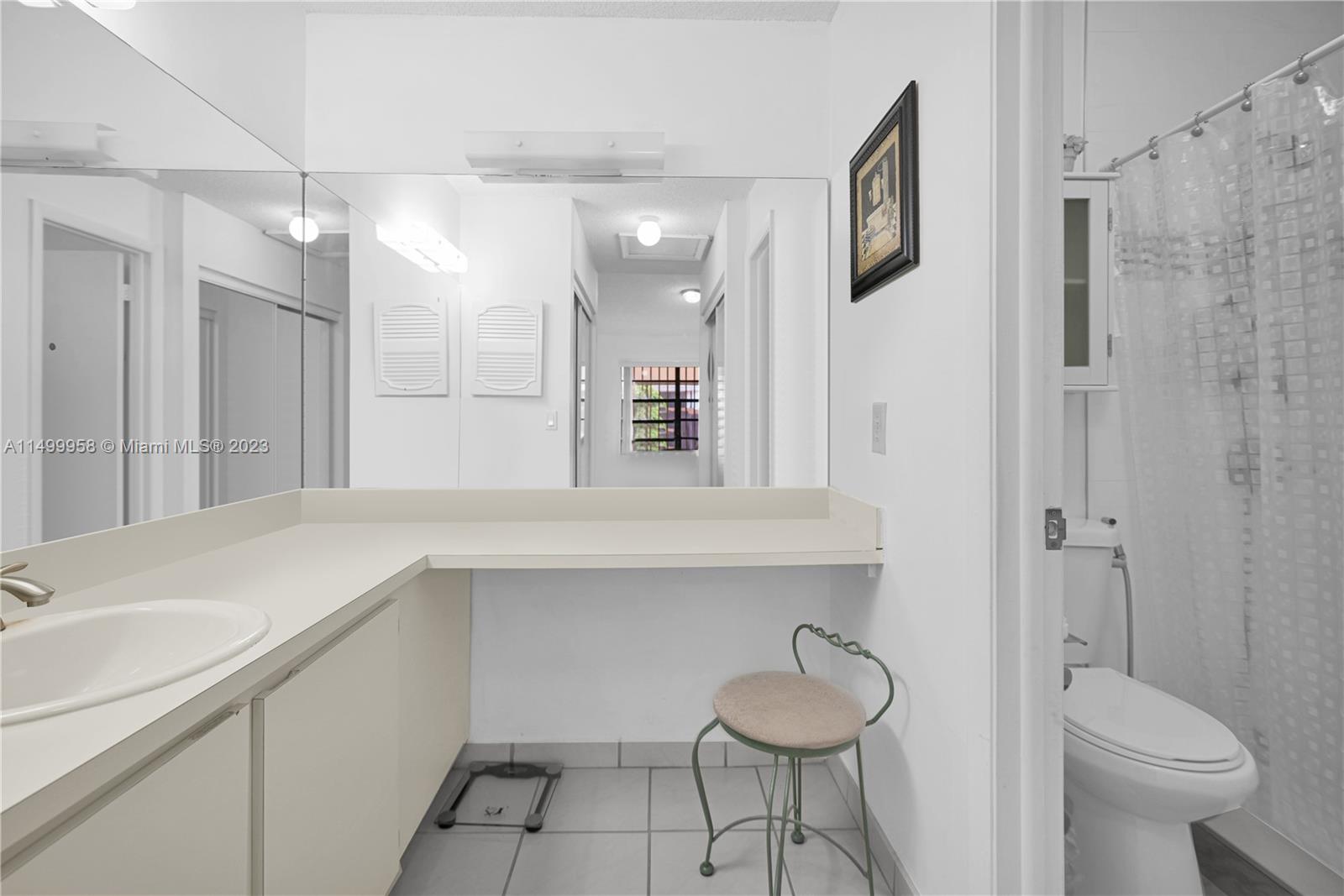 TAMIAMI LAKES TOWNHOUSES - Residential Lease