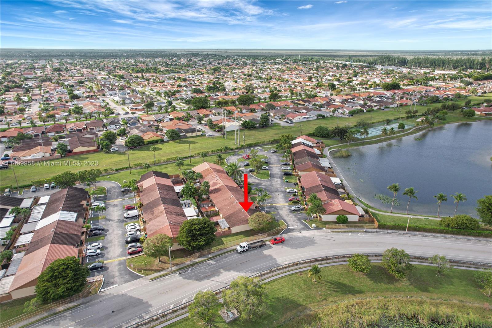 TAMIAMI LAKES TOWNHOUSES - Residential Lease