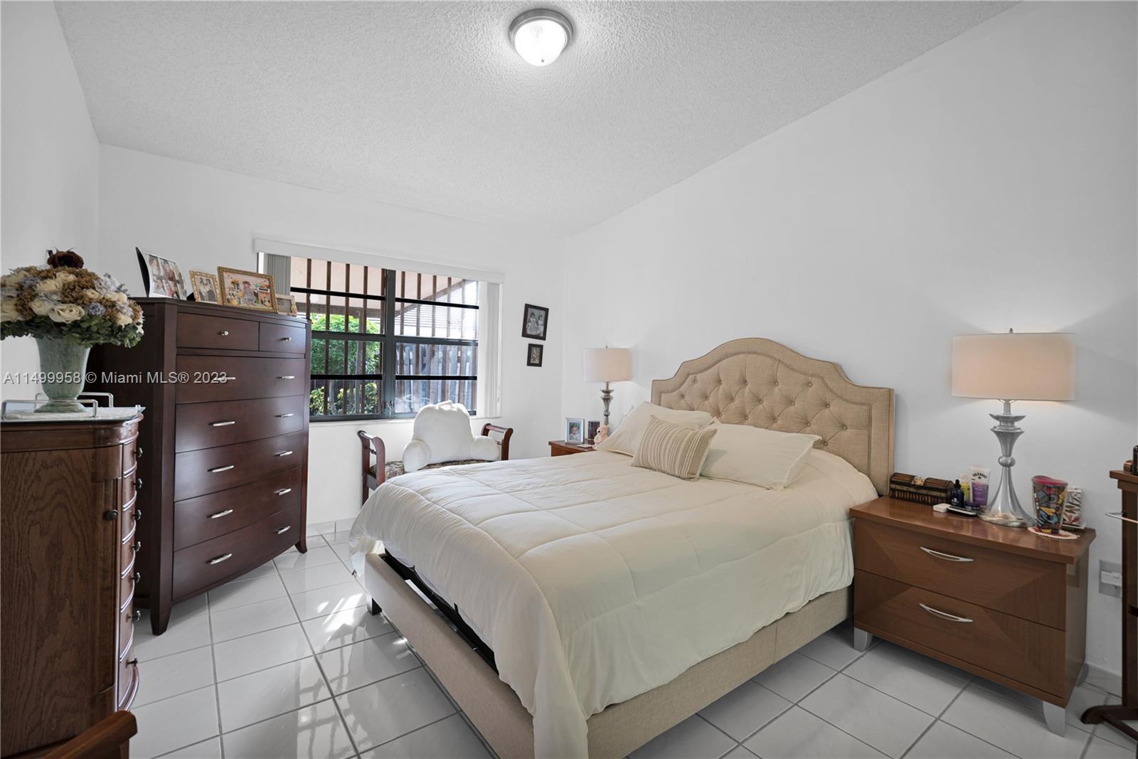 TAMIAMI LAKES TOWNHOUSES - Residential Lease