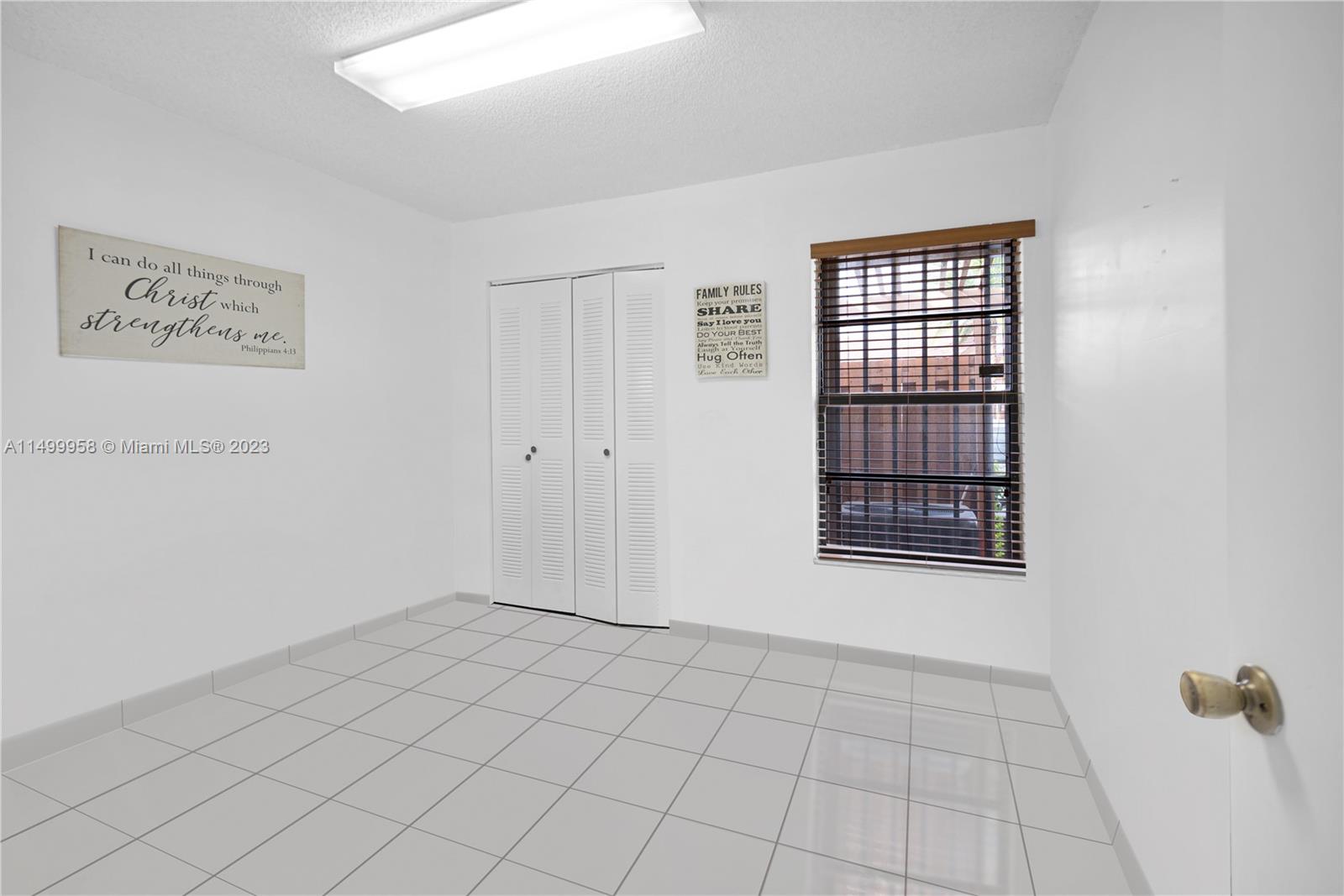 TAMIAMI LAKES TOWNHOUSES - Residential Lease