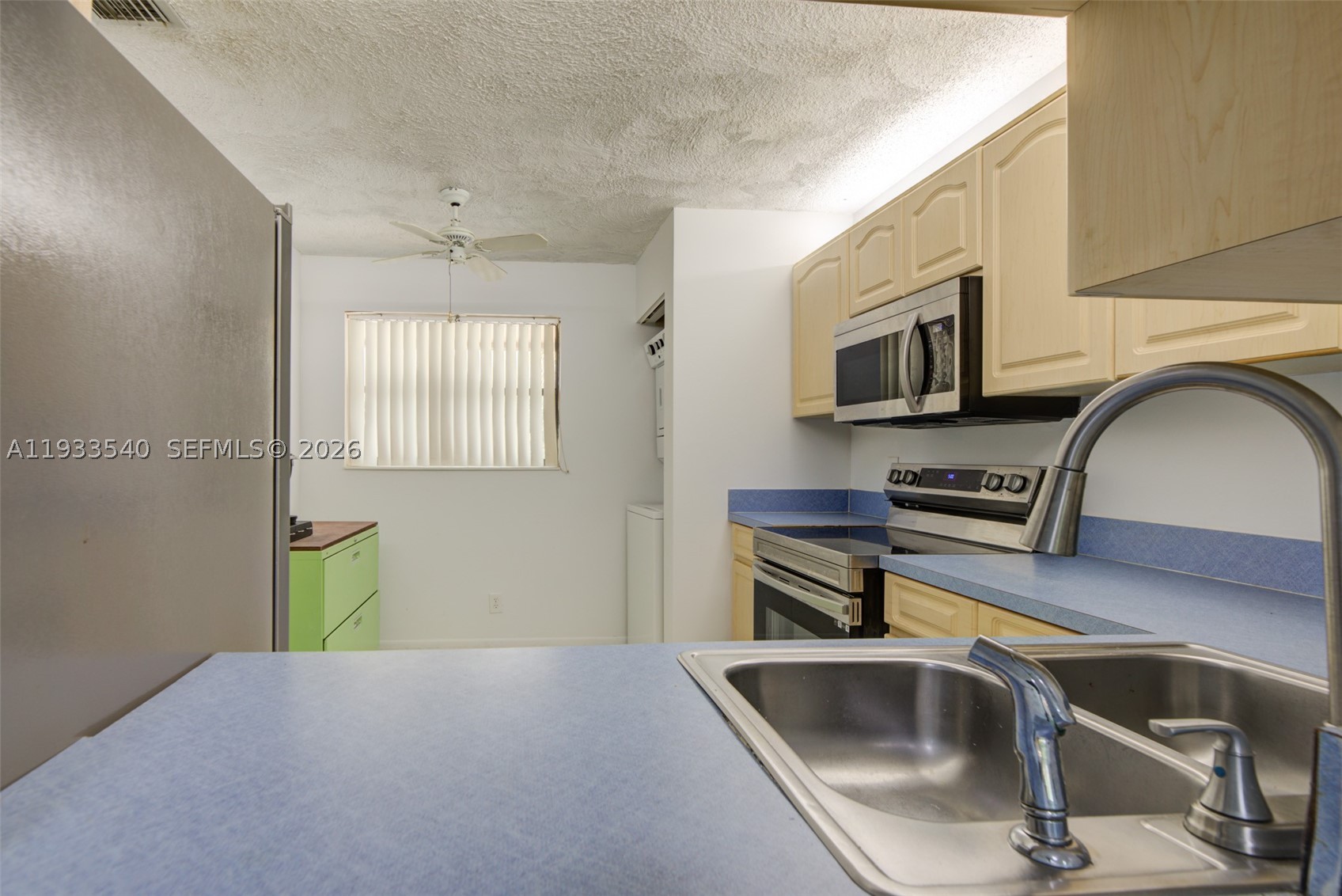 POND APPLE PLACE III COND - Residential